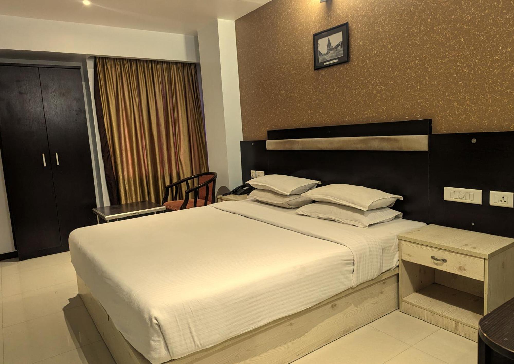 Deluxe Double Room - Photo 10