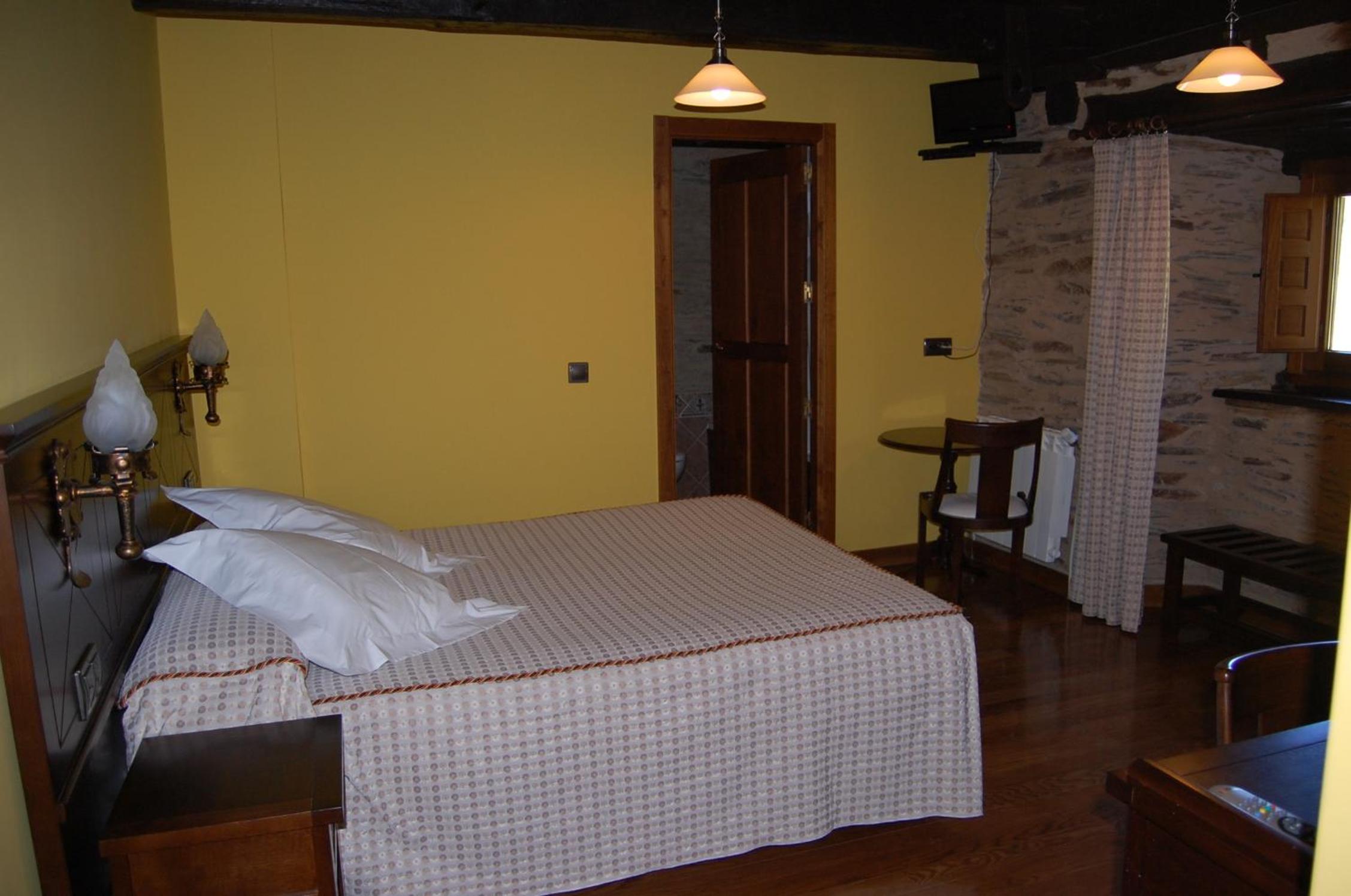 Habitación Doble con Bañera de Hidromasaje
