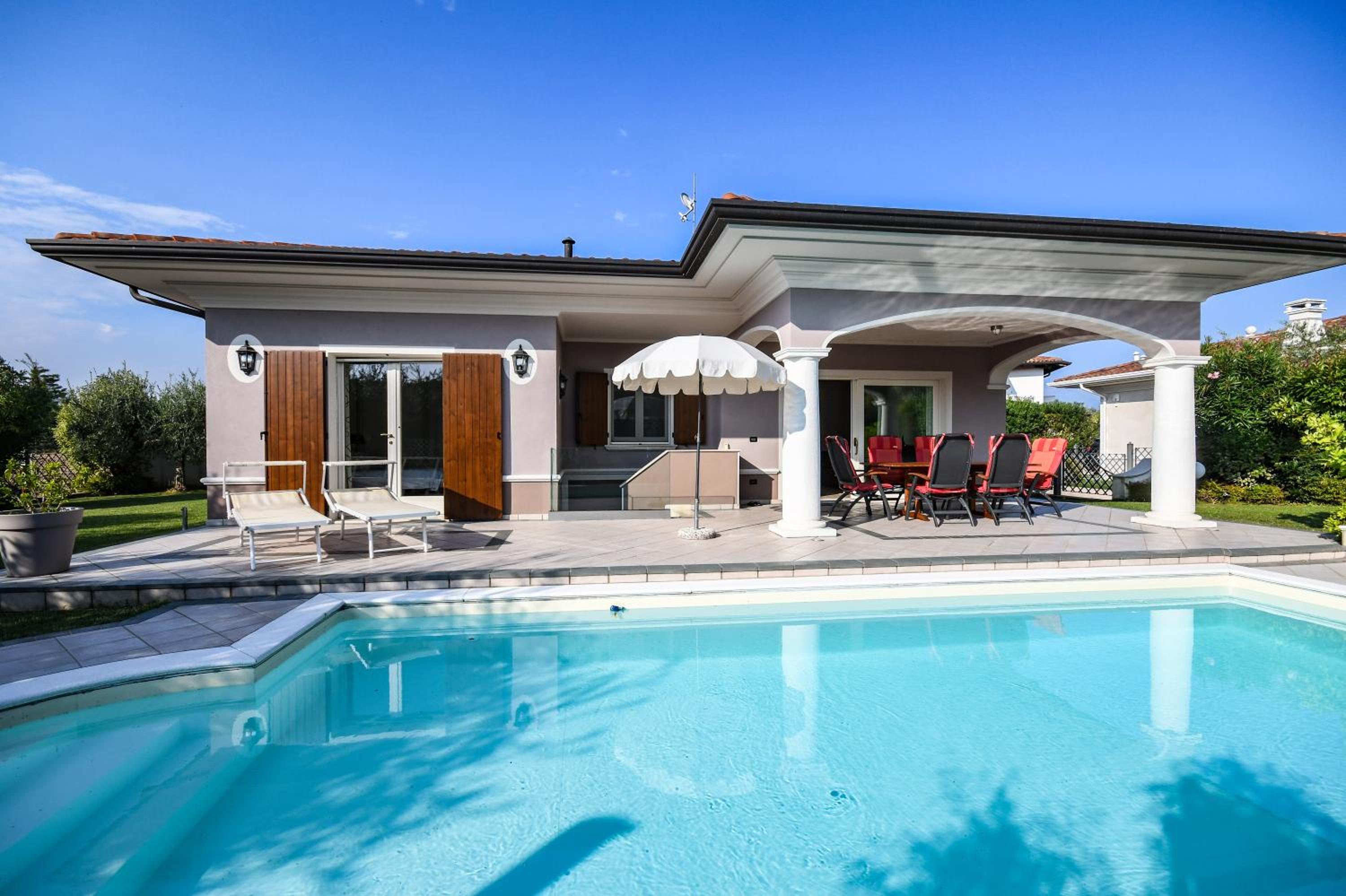 Villa with Private Pool photo 3