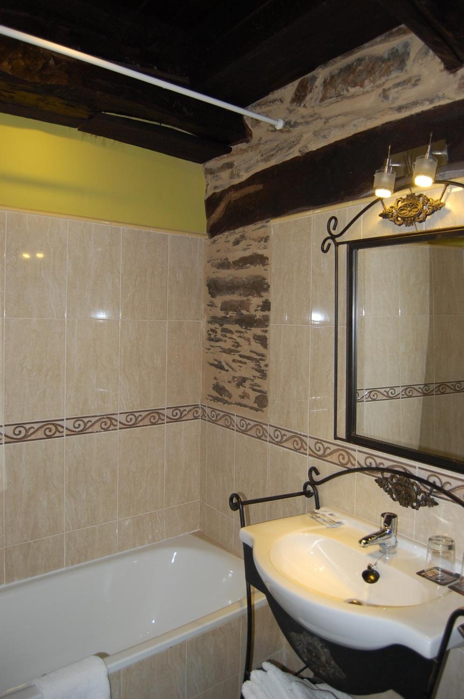 Double or Twin Room photo 3