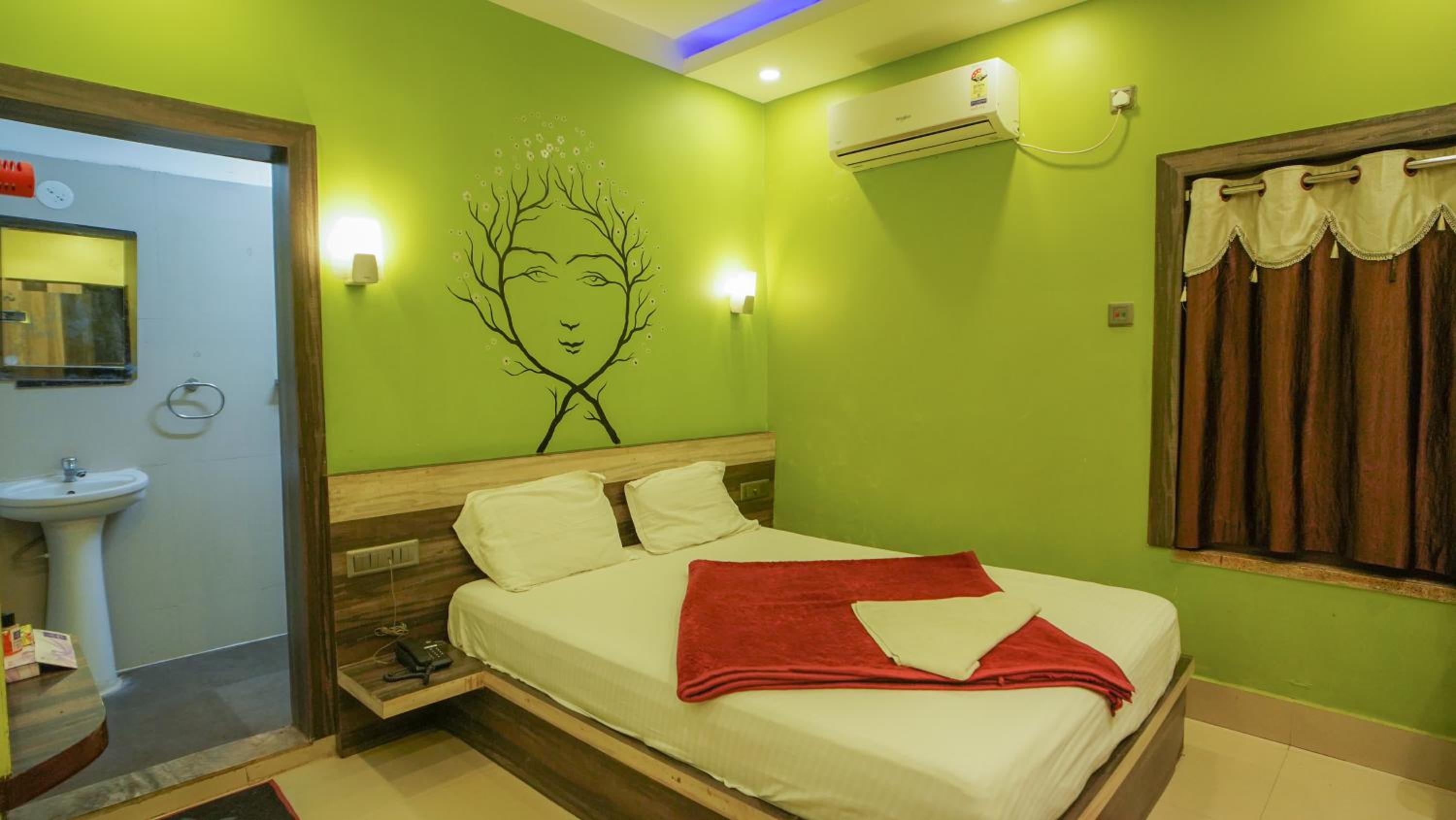 Budget Double Room photo 2