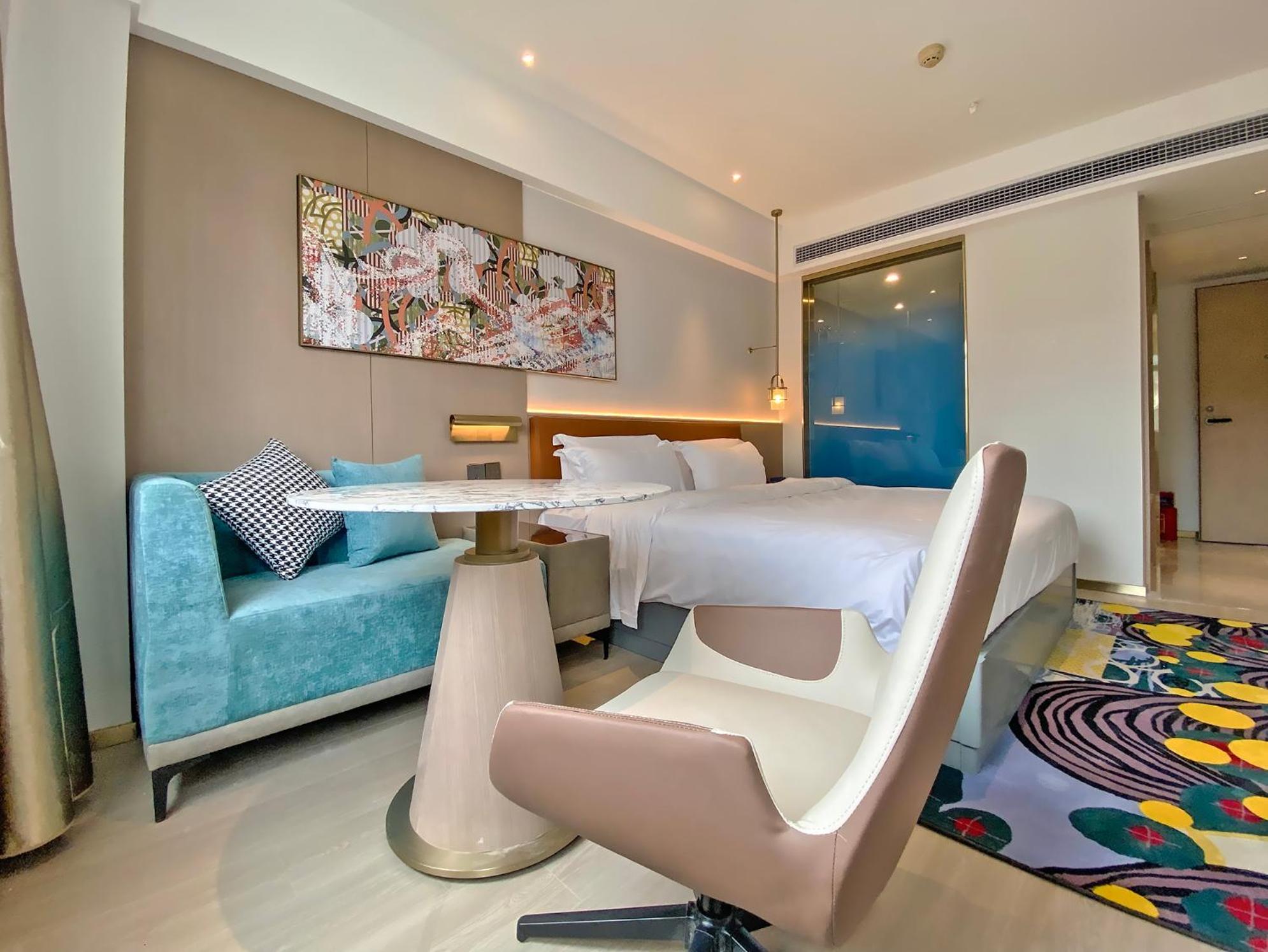 Deluxe Room (2 Adults + 1 Child) photo 1