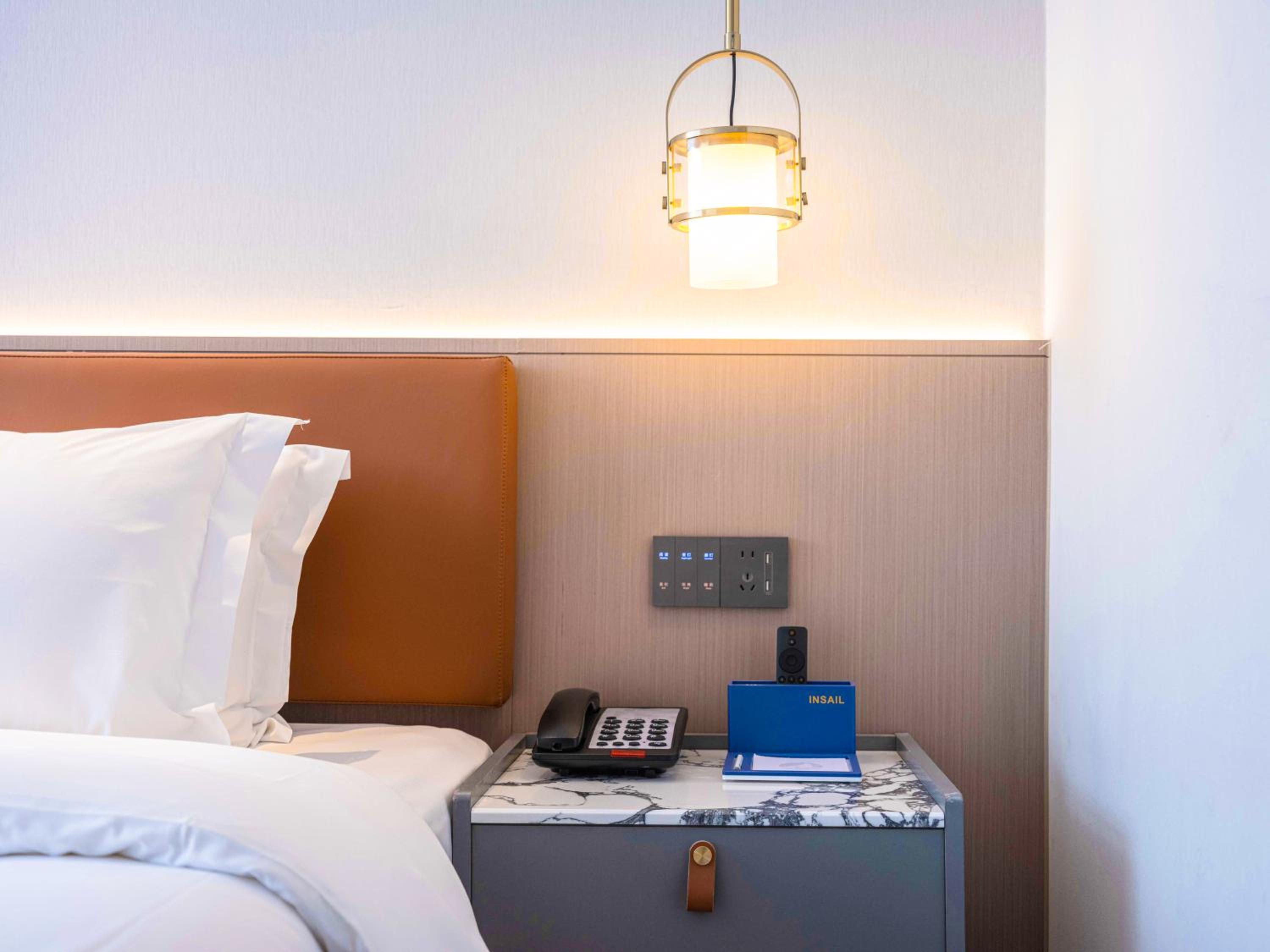 Deluxe Room (2 Adults + 1 Child) photo 3