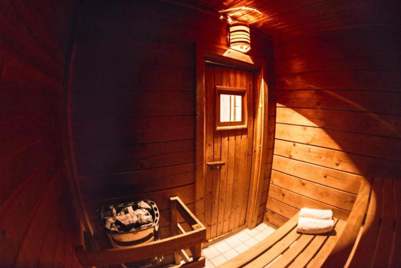 Apartment with Sauna - Photo 11