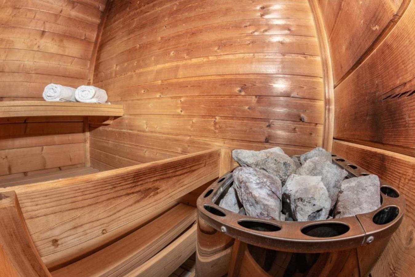 Apartment with Sauna - Photo 12