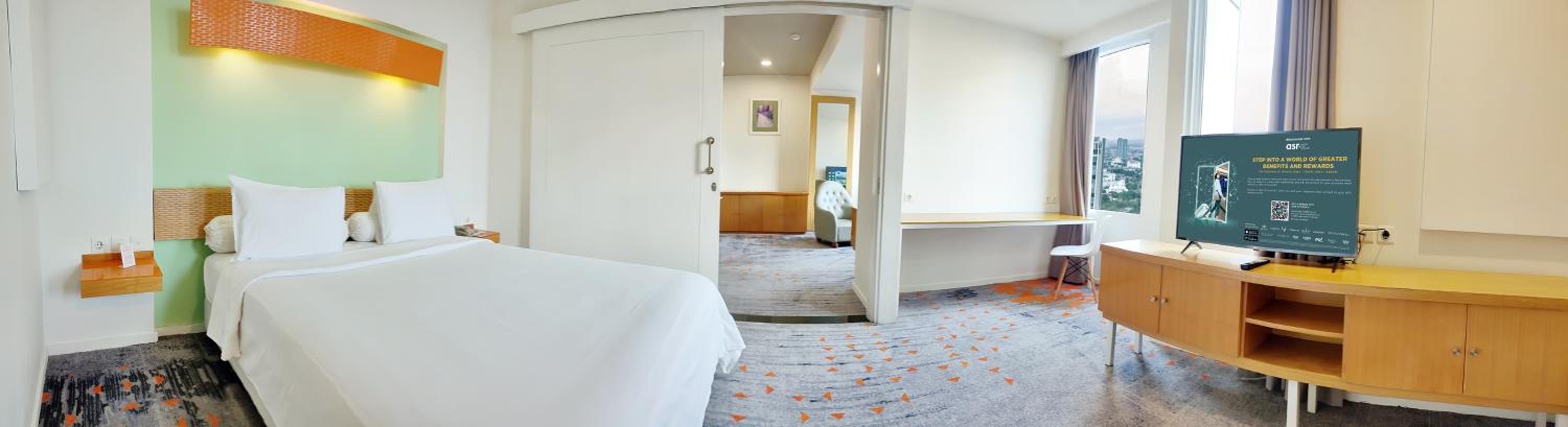 Suite - Photo 1
