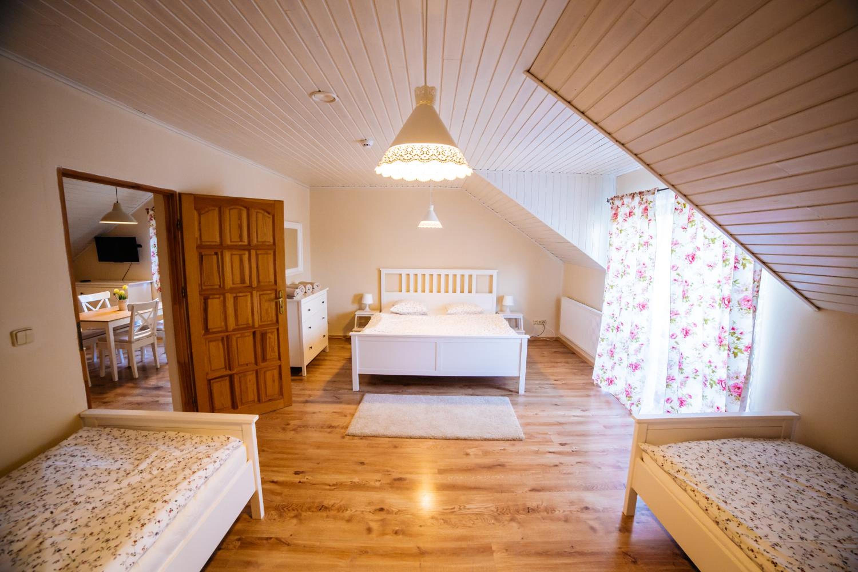 Family Room (6 Adults) - Photo 16