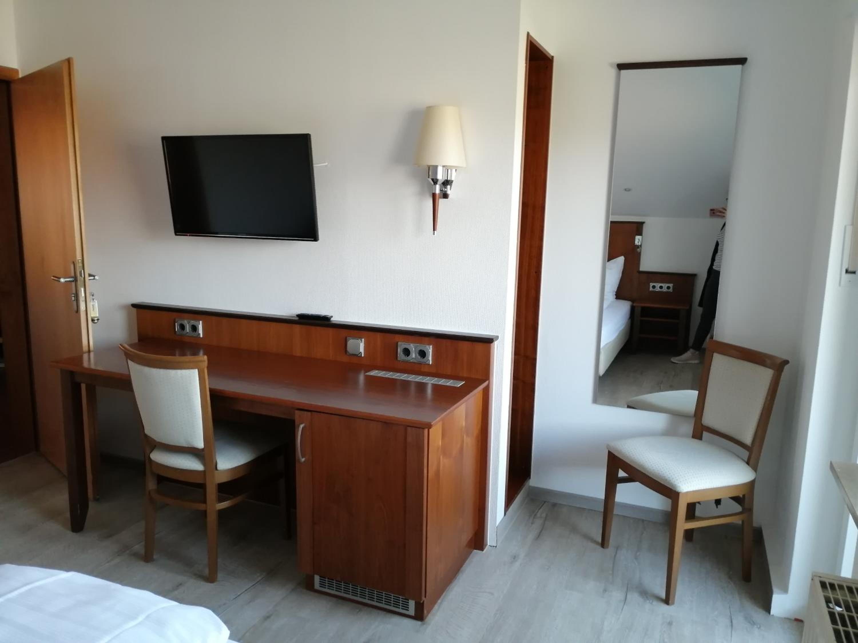 Double Room with Private Bathroom - Photo 1
