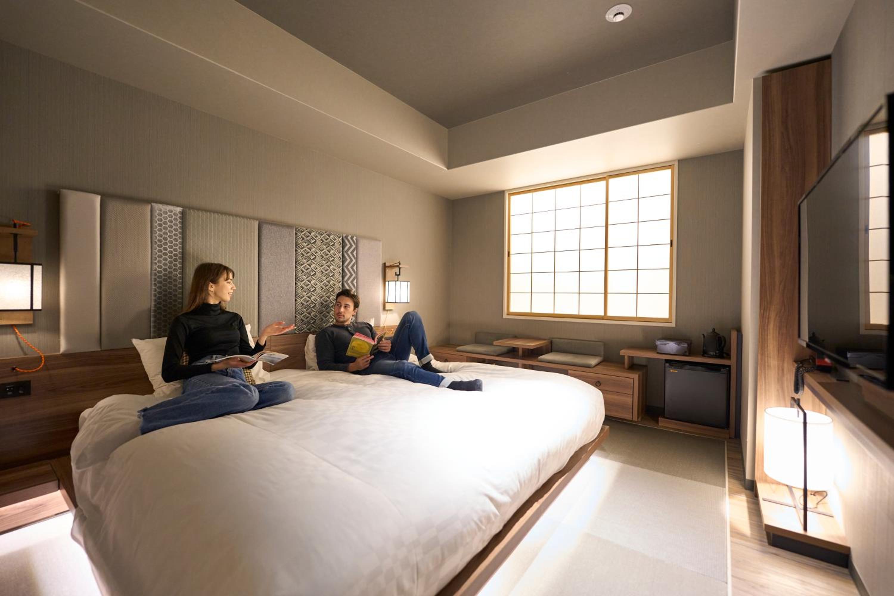 Large Double Room - Photo 5