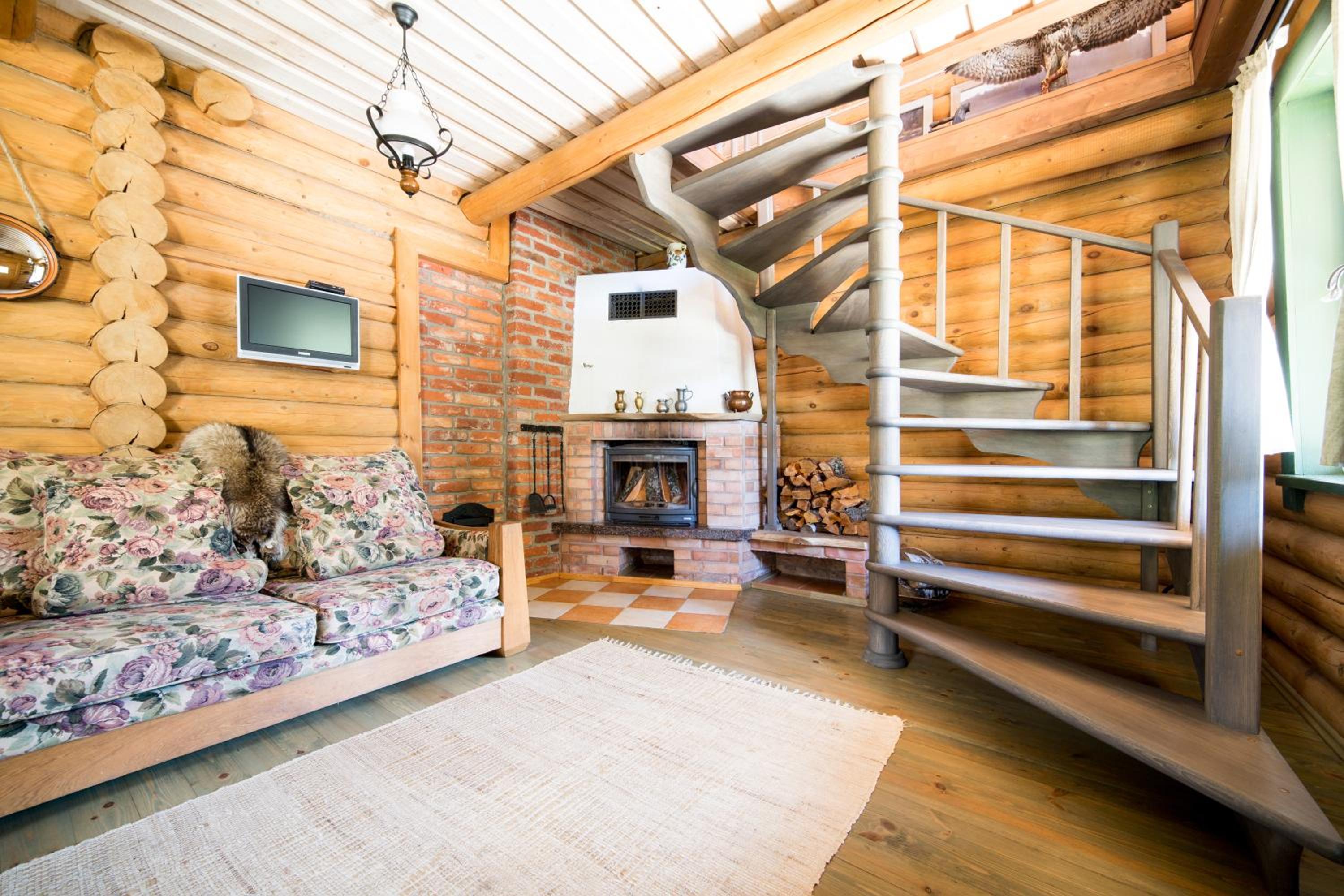 Three-Bedroom House - Photo 32