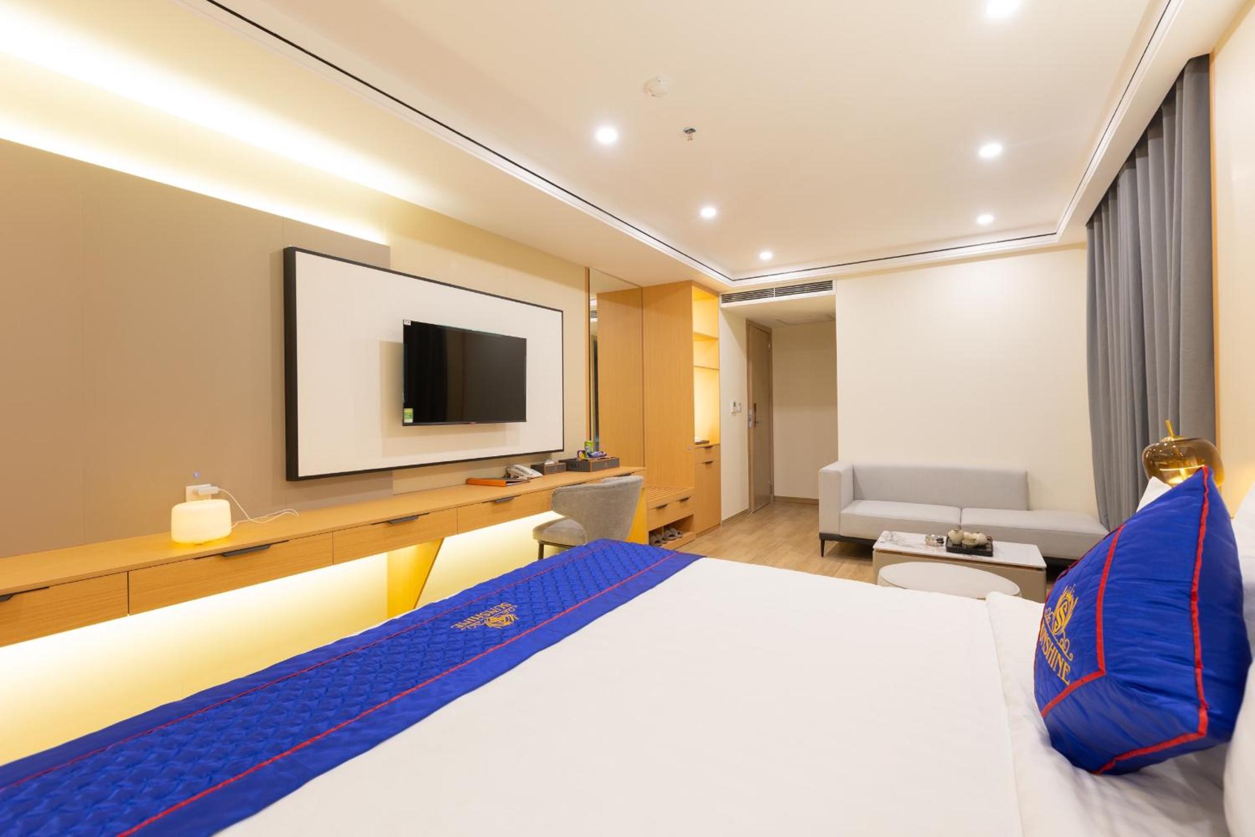 Deluxe Double Room - Photo 9