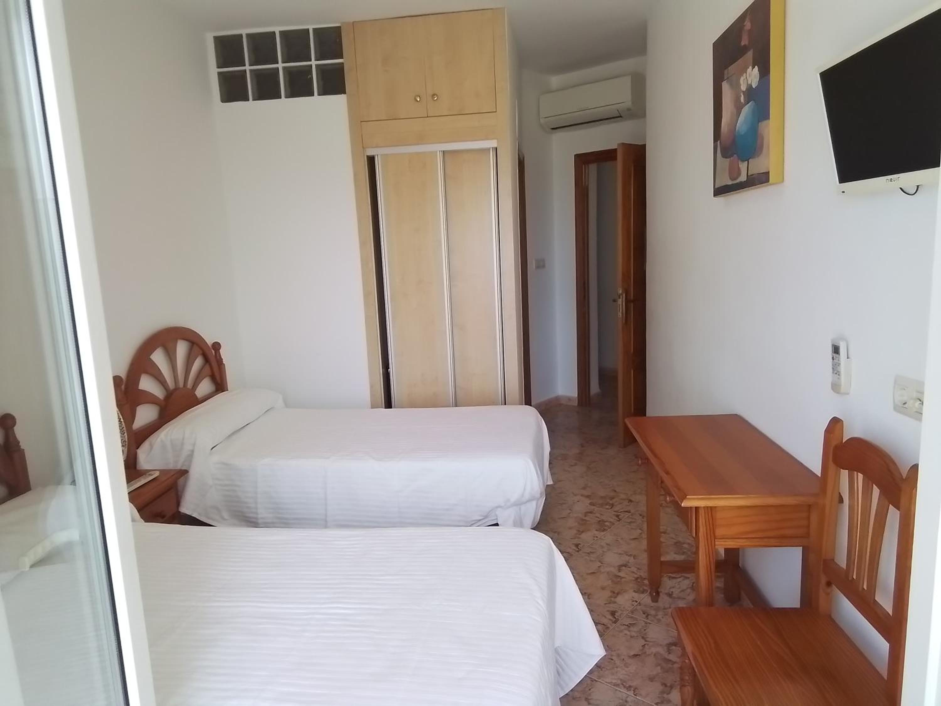 Habitación Estándar con Dos Camas Individuales