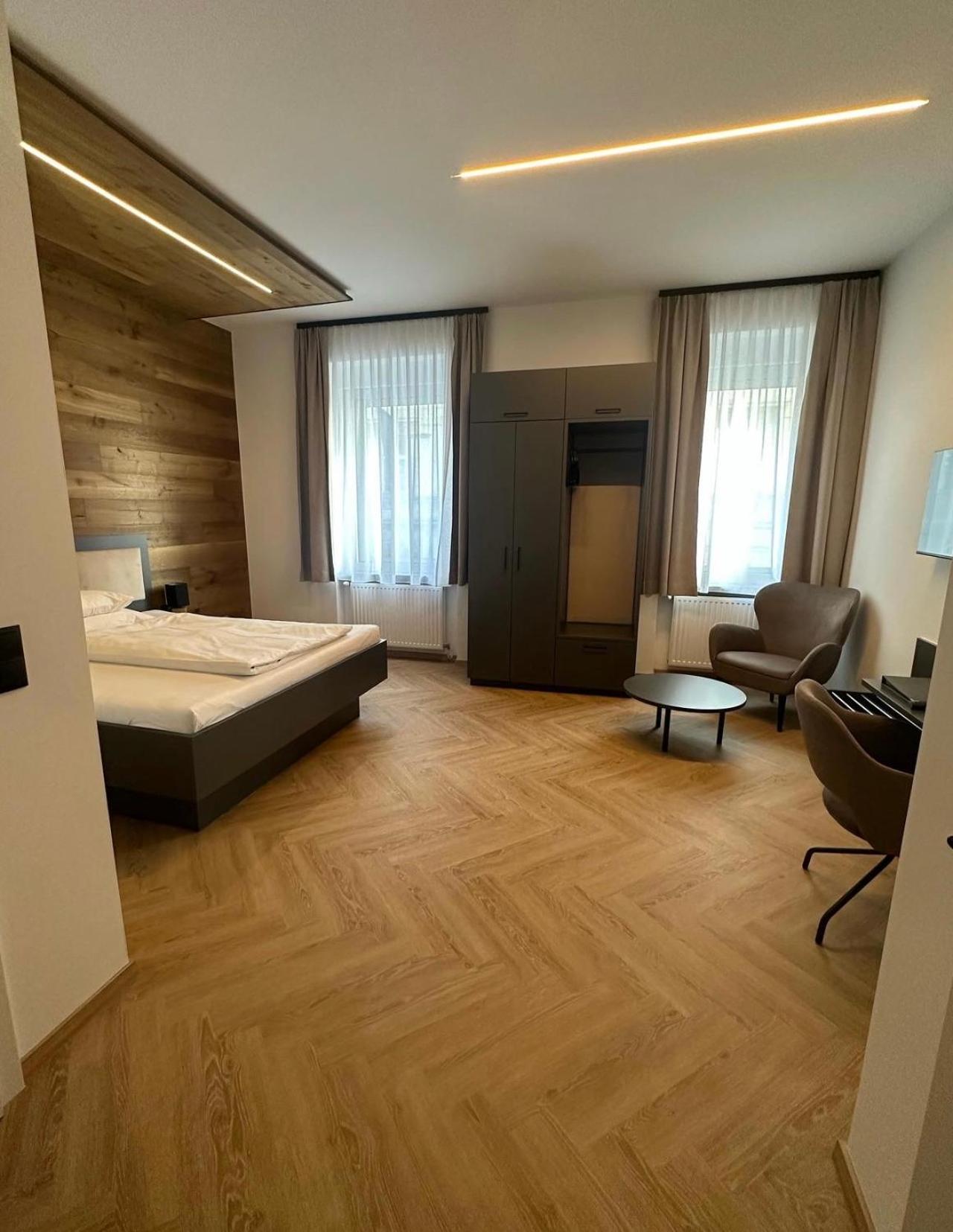 Business Double Room - Photo 1