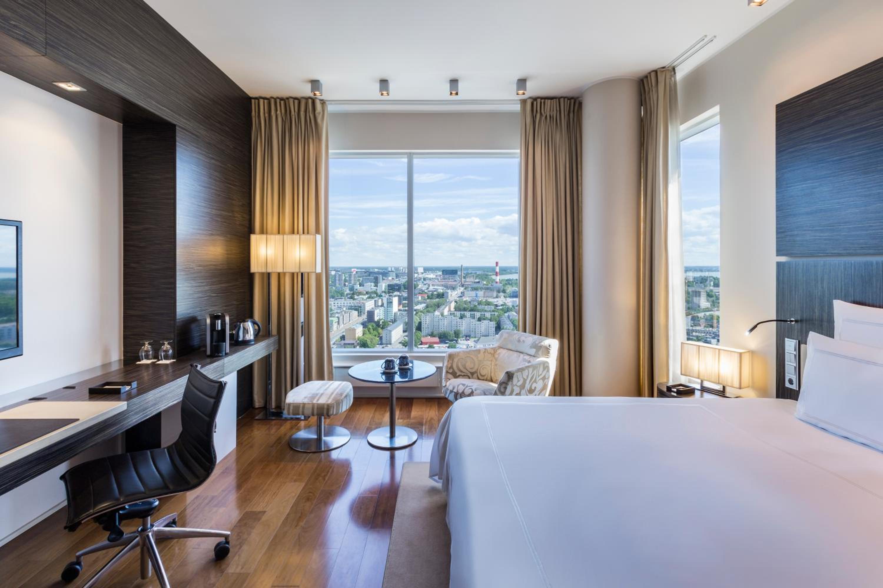 Swiss Executive King Room - Photo 8