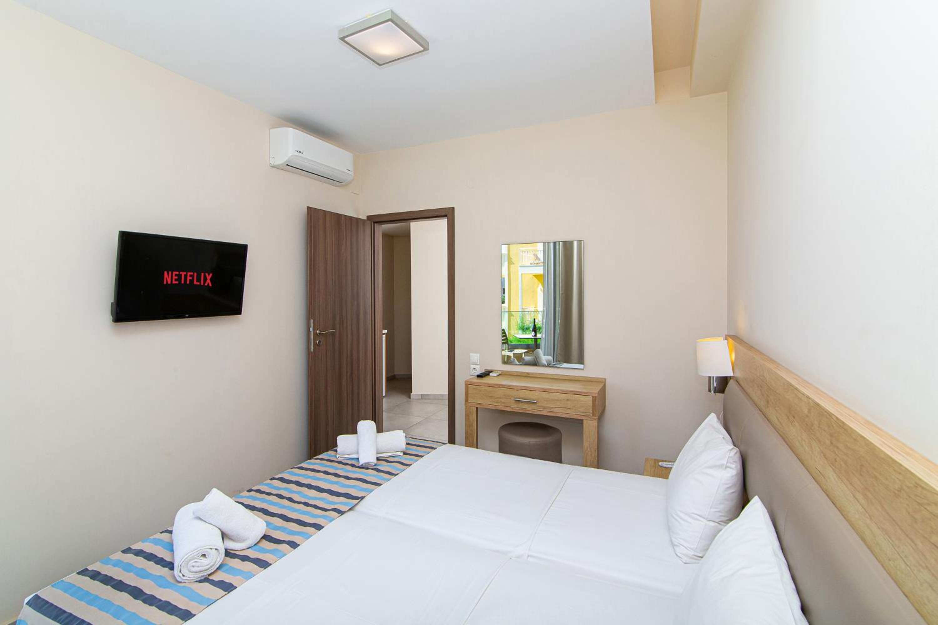 Superior One-Bedroom Triple Apartment - Photo 2