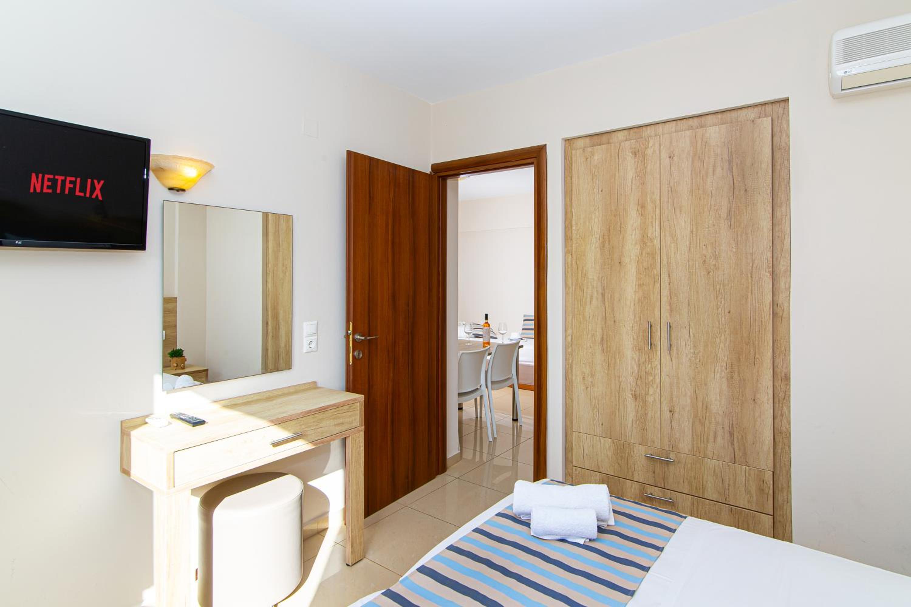 Superior One-Bedroom Triple Apartment - Photo 27