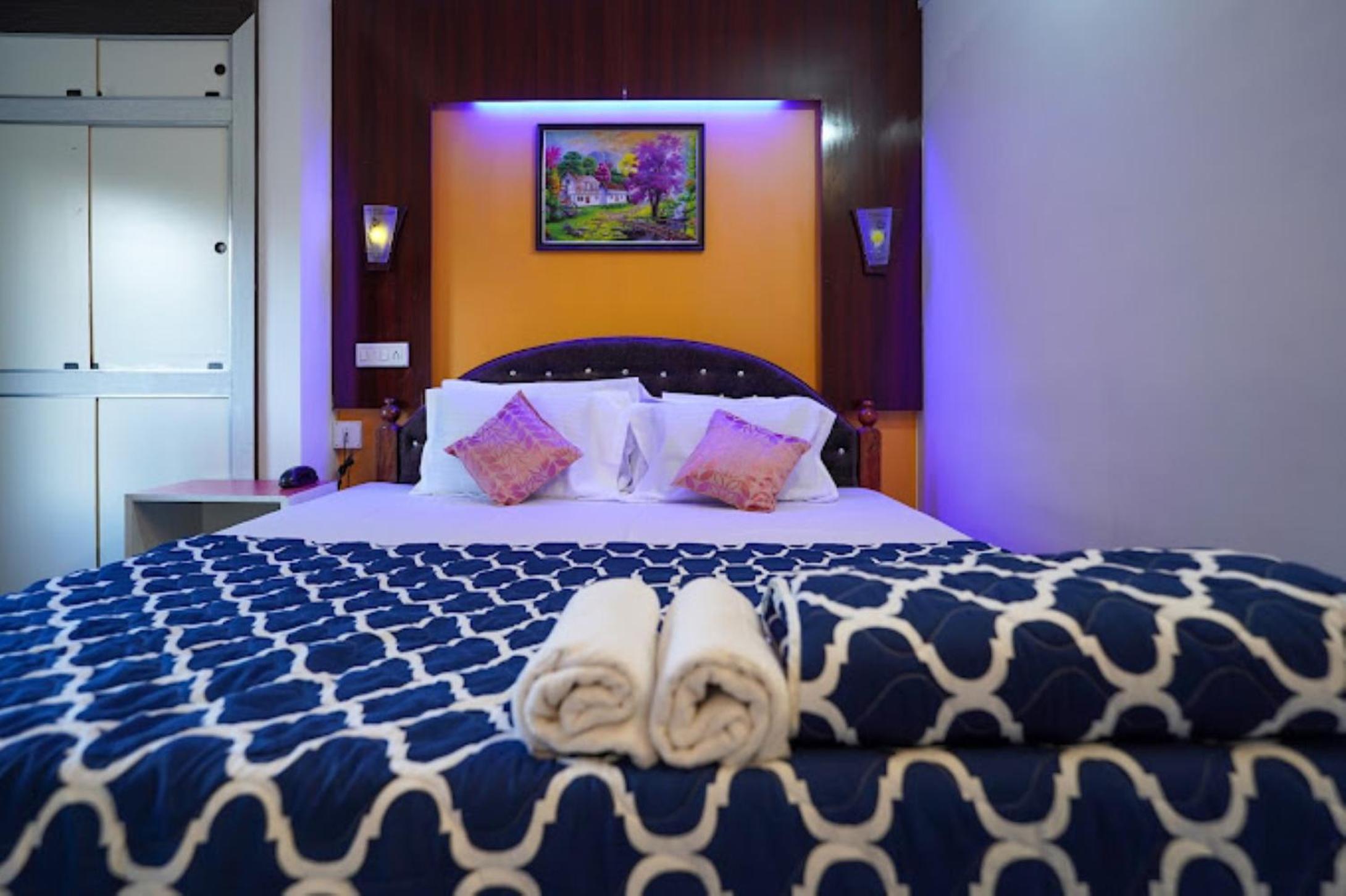 Deluxe King Room photo 1
