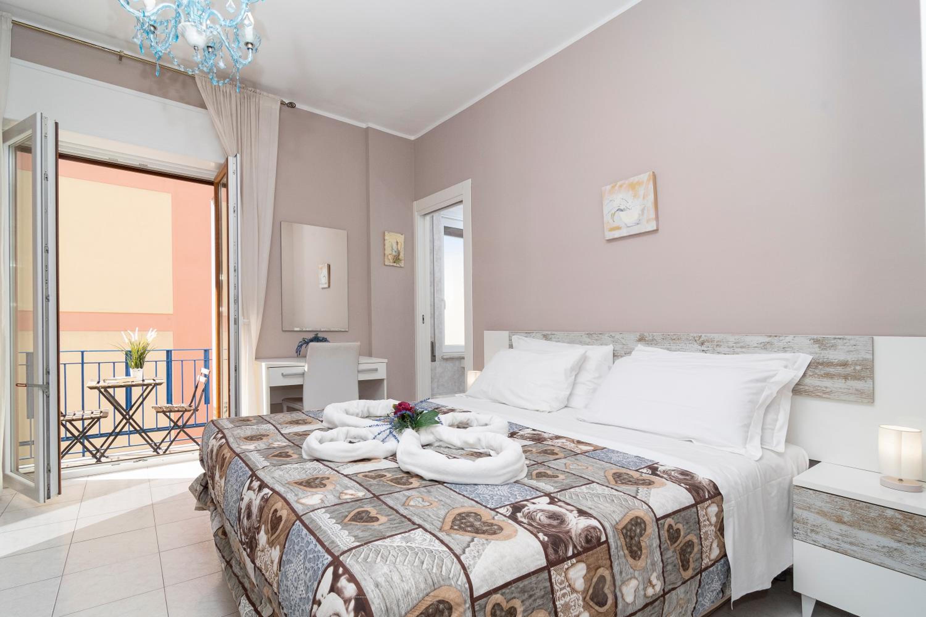 Double Room - Photo 8