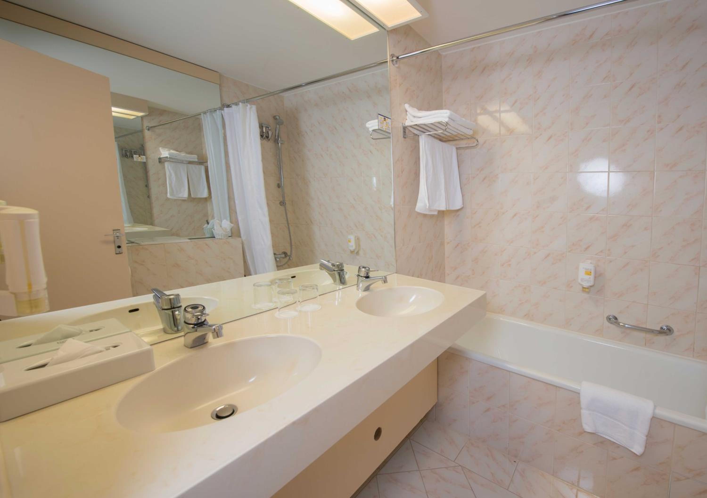 Standard Double Room (Annex) photo 2