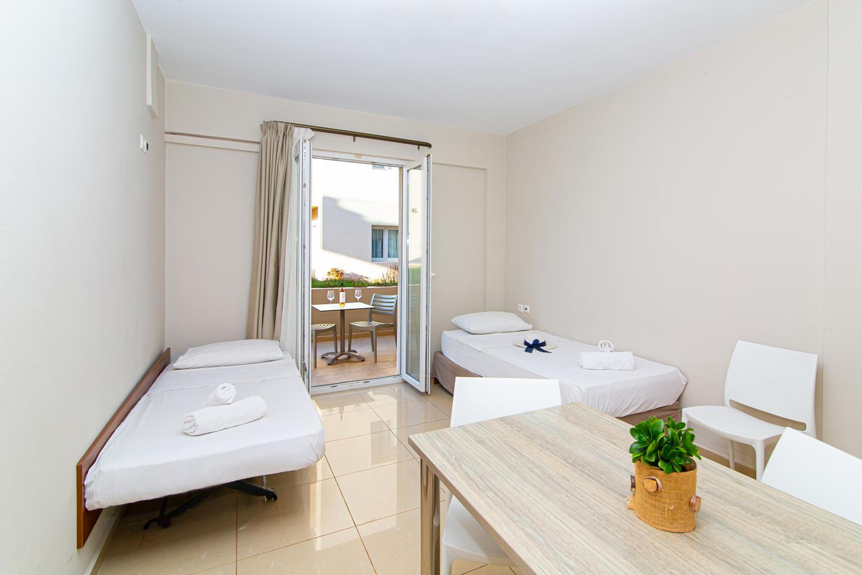 Superior One-Bedroom Quadruple Apartment - Photo 29