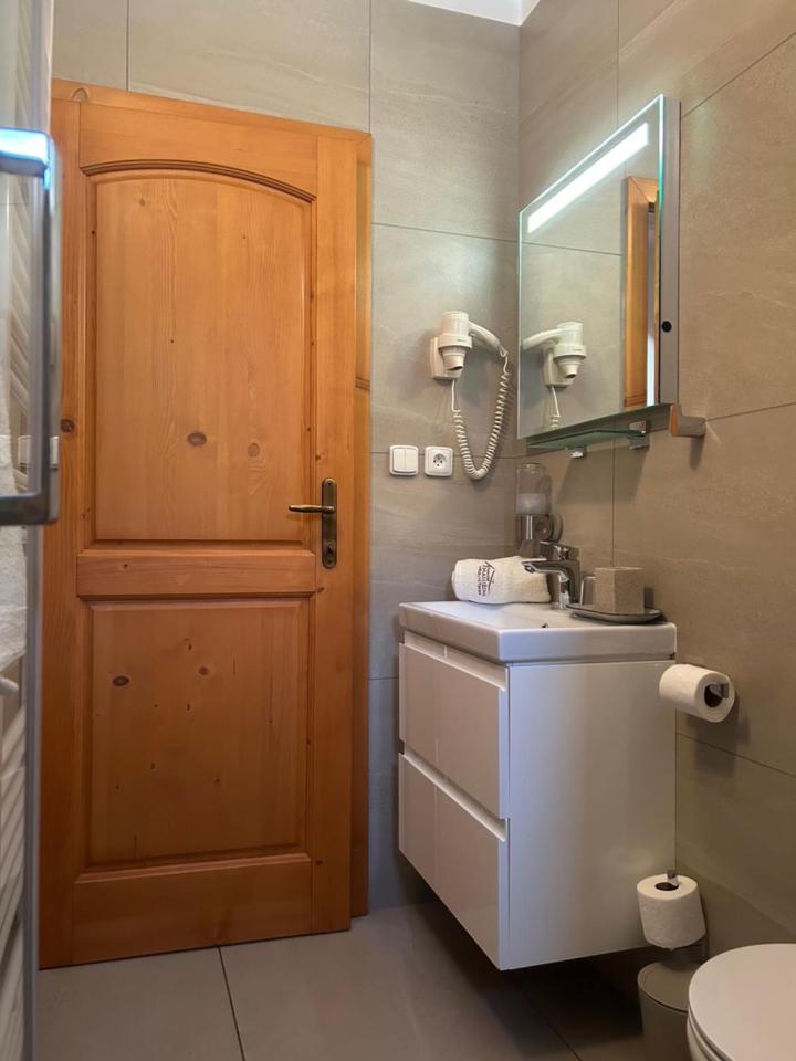 Suite - Photo 8
