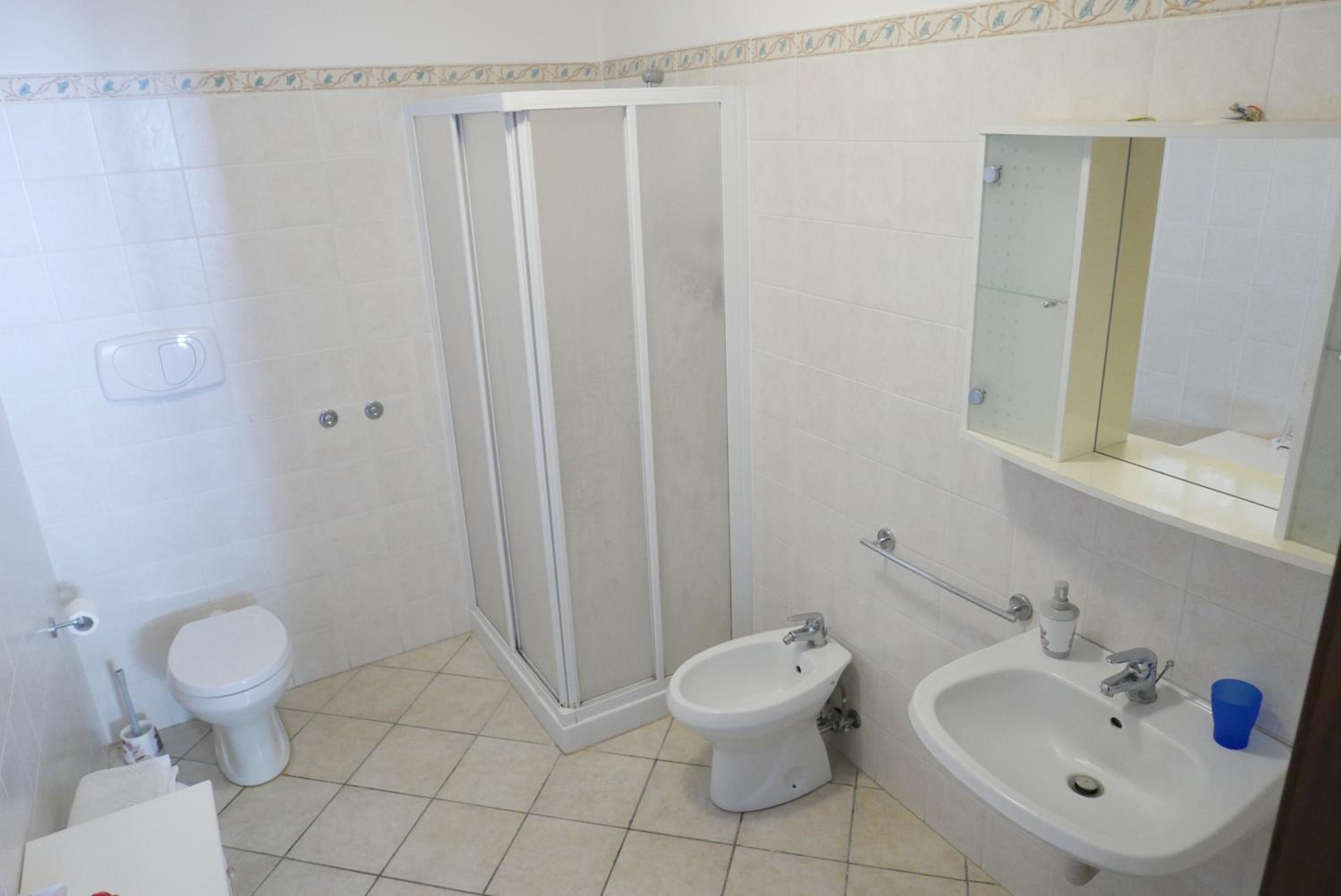 Double Room with Private Bathroom - Photo 5