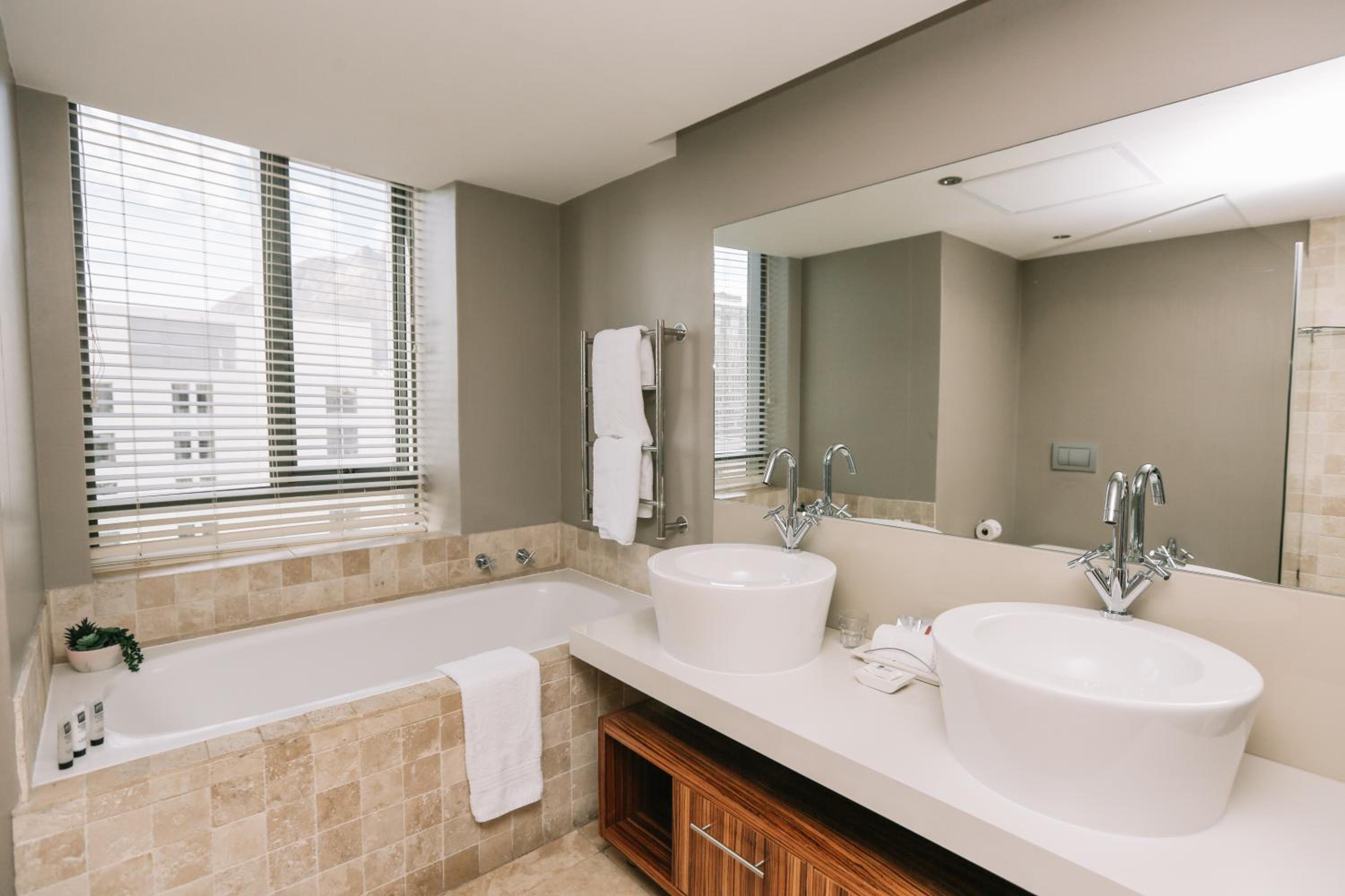 Two-Bedroom Suite photo 2