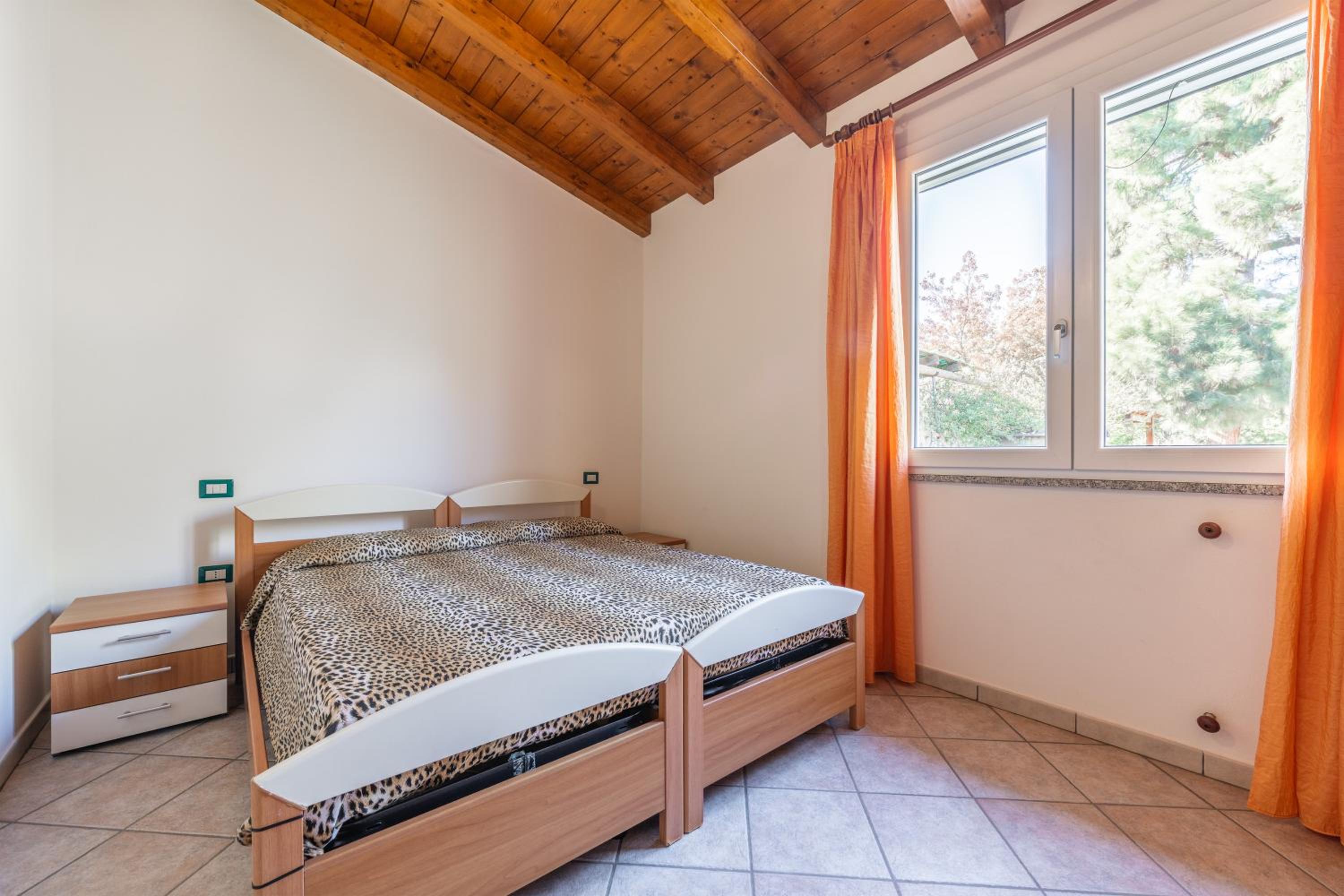 One-Bedroom House photo 1