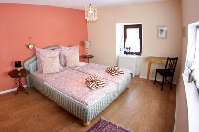 Two-Bedroom House - Photo 4