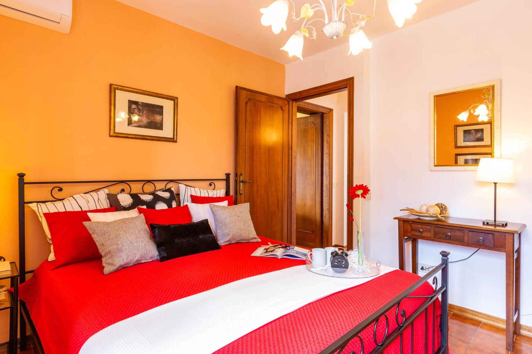 Five-Bedroom Villa photo 1