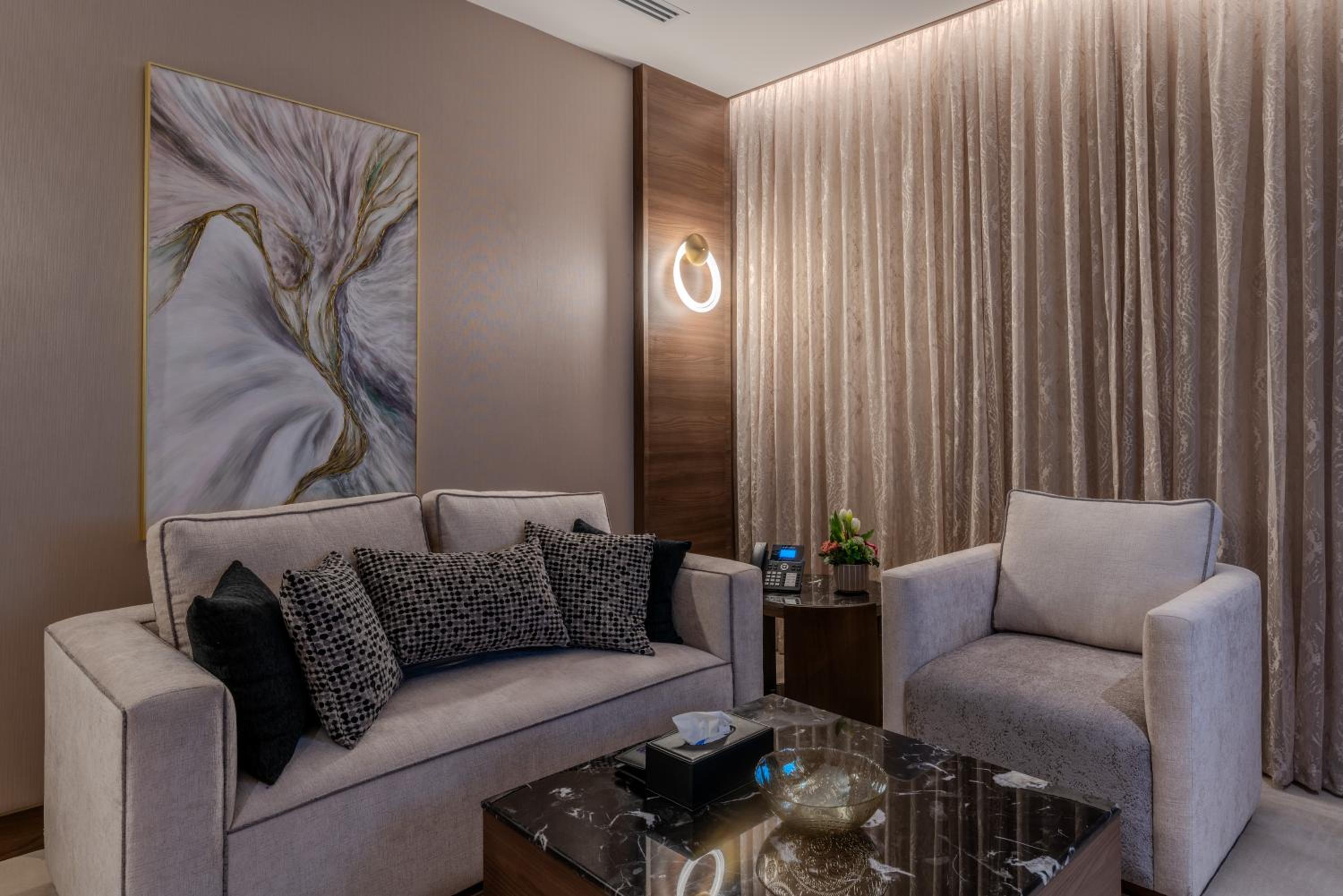 Executive Suite photo 2