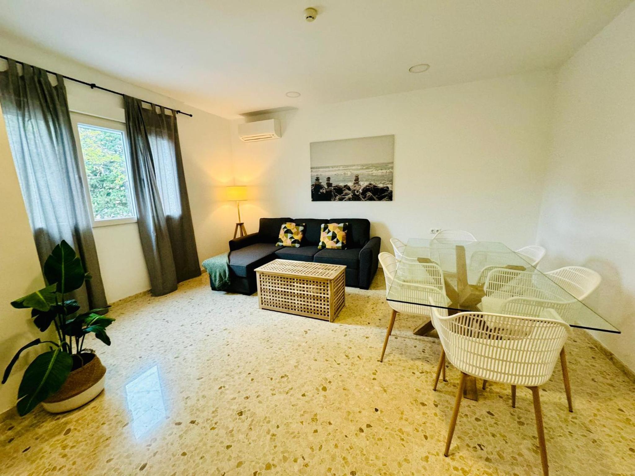 Apartamento con Balcón