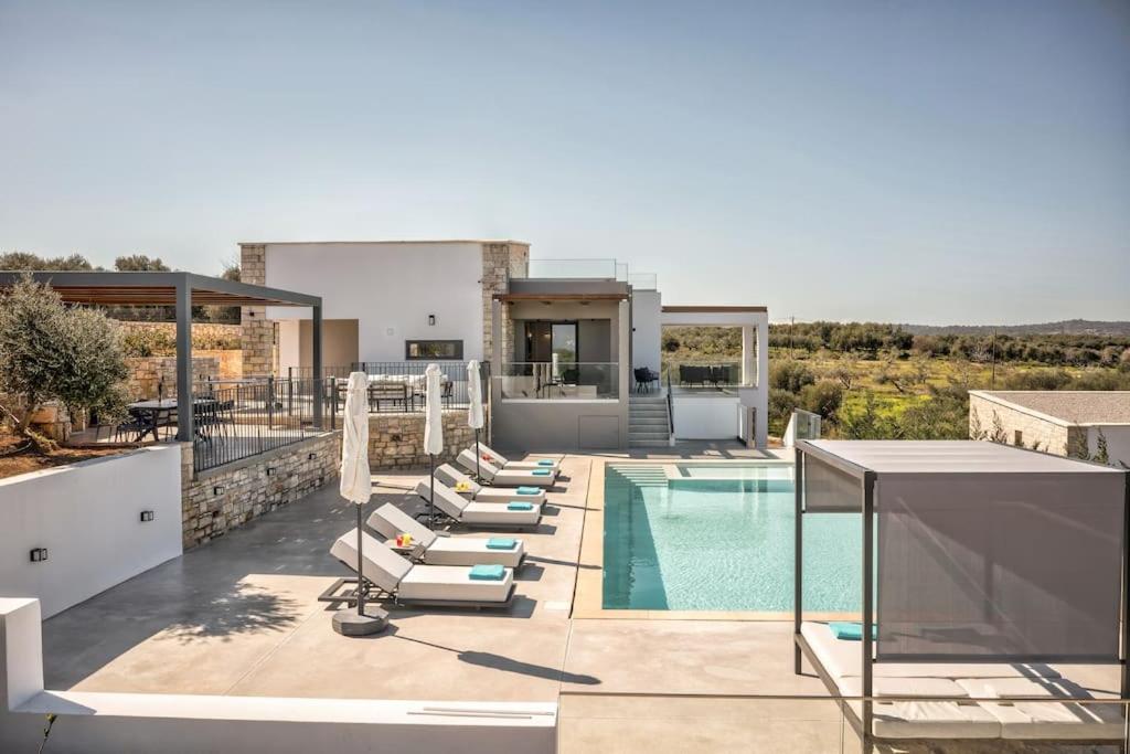 Villa with Private Pool photo 2