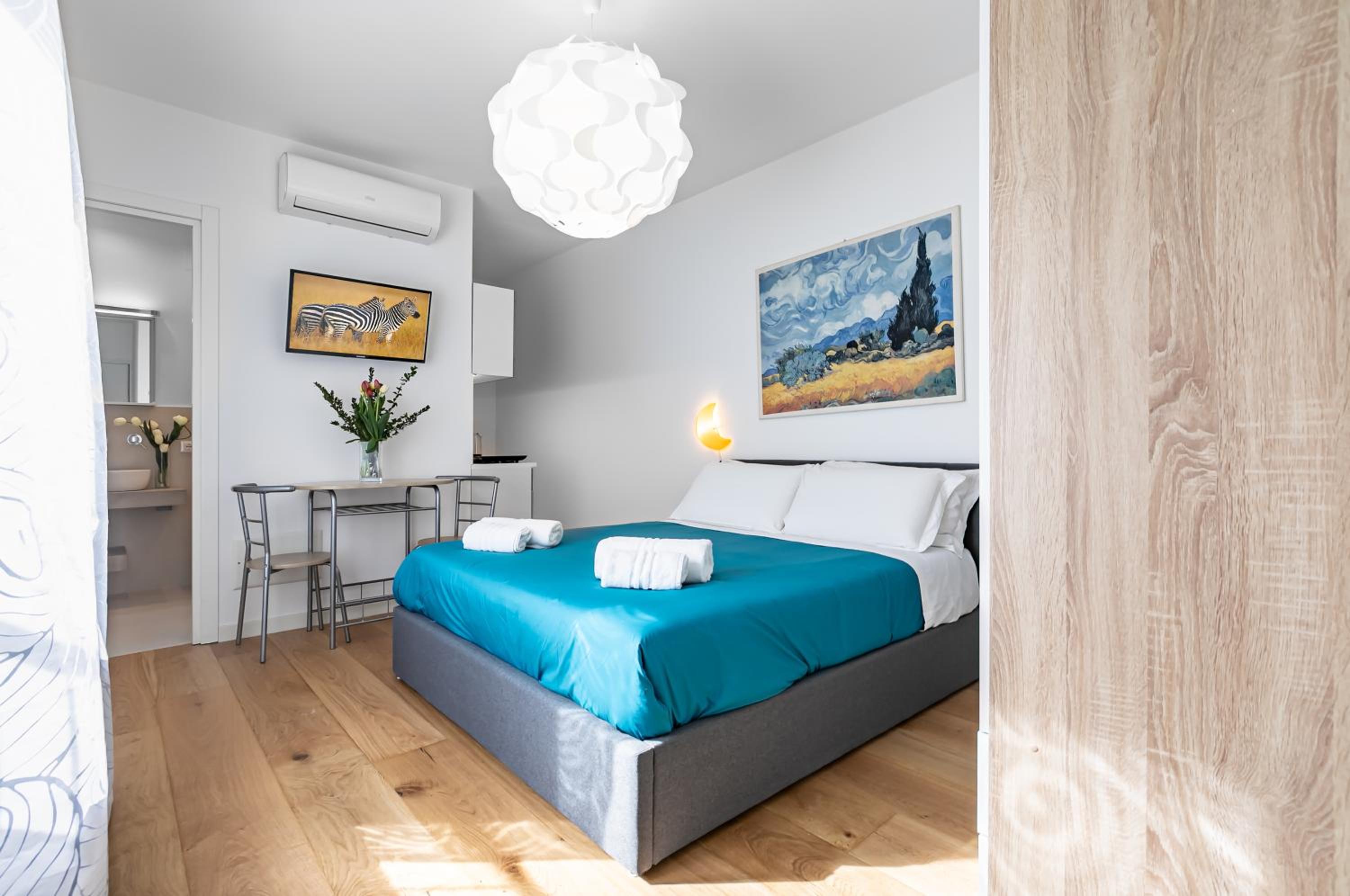 Studio Apartment