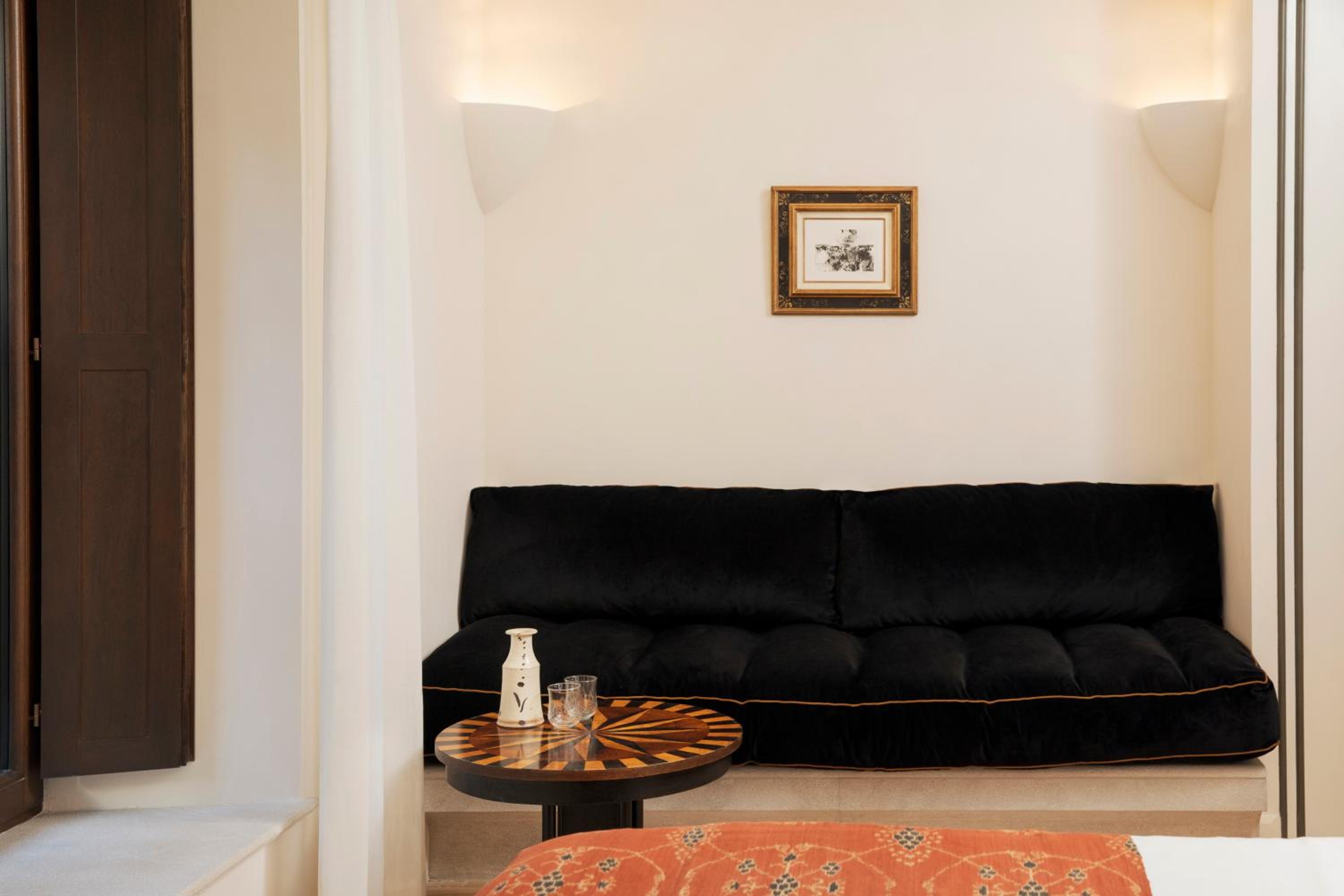 Two-Bedroom Suite - Photo 4