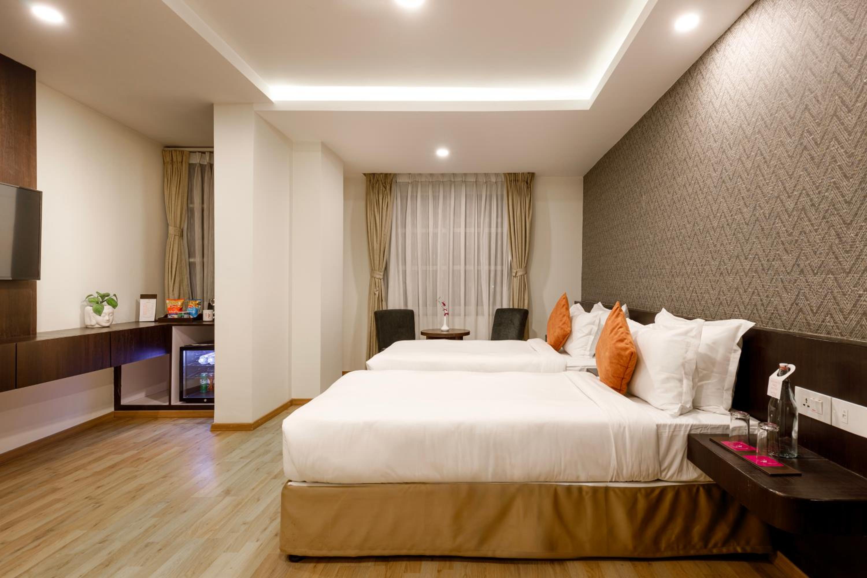Premium Twin Room - Photo 2