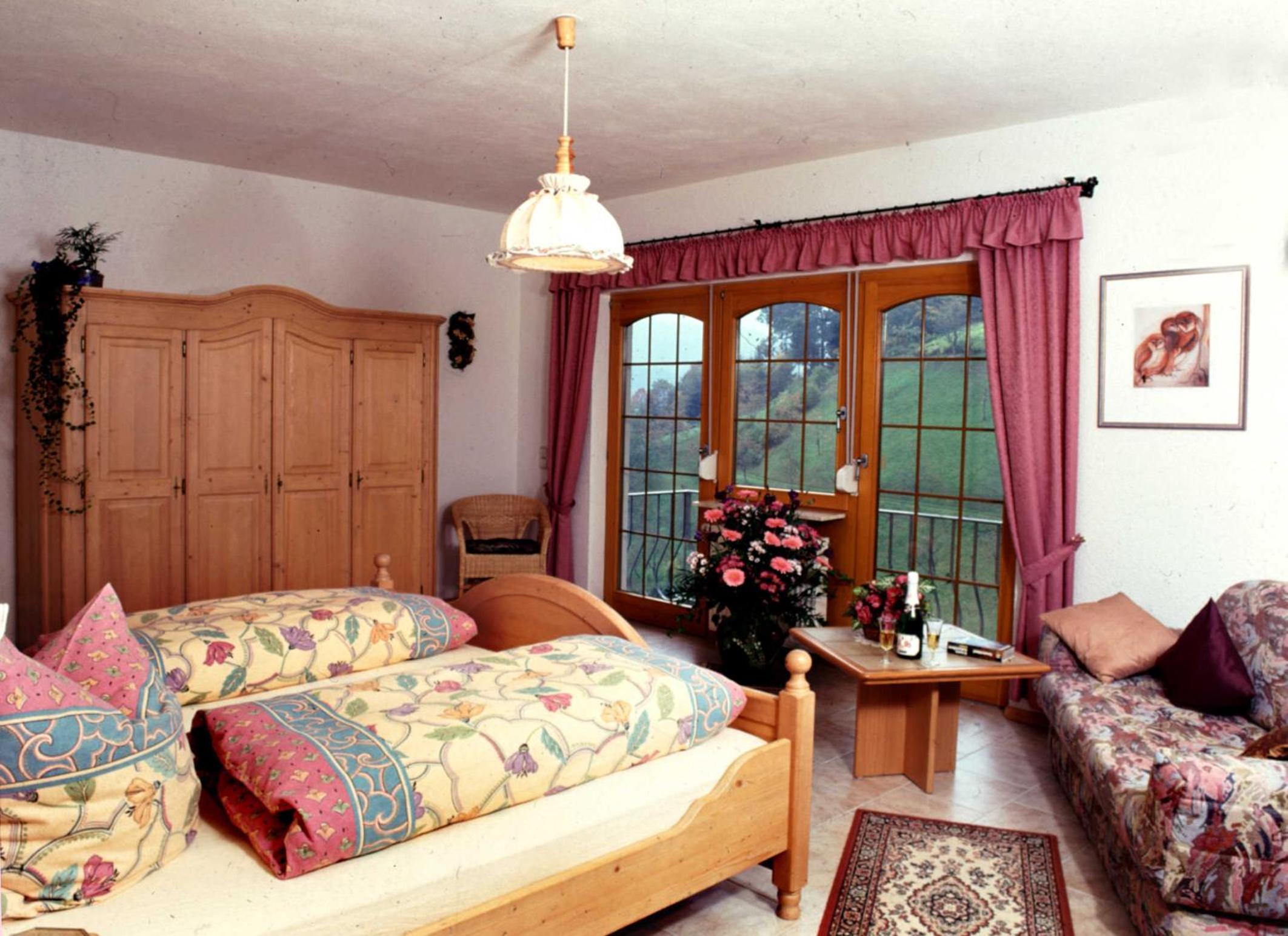 One-Bedroom Apartment with Balcony and Terrace photo 1