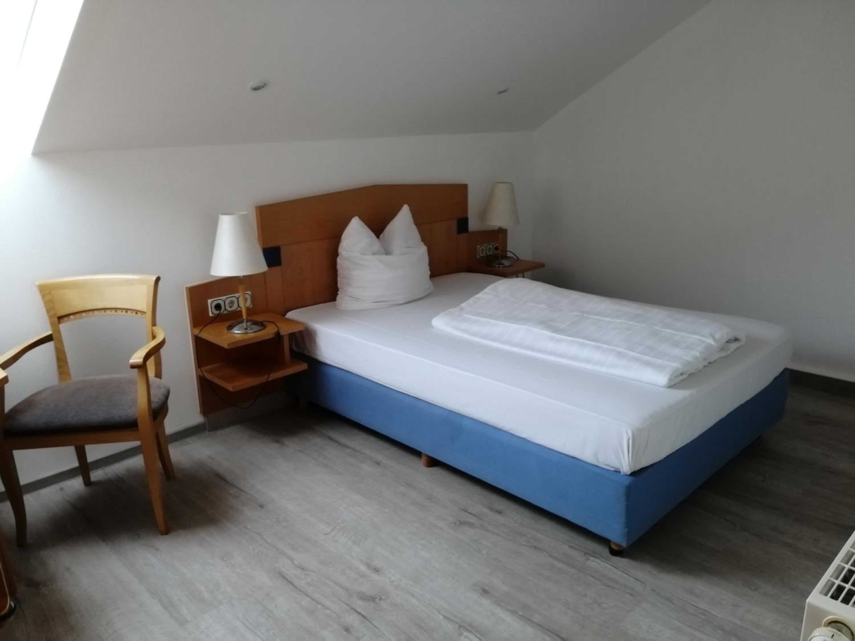Single Room with Bathroom photo 3