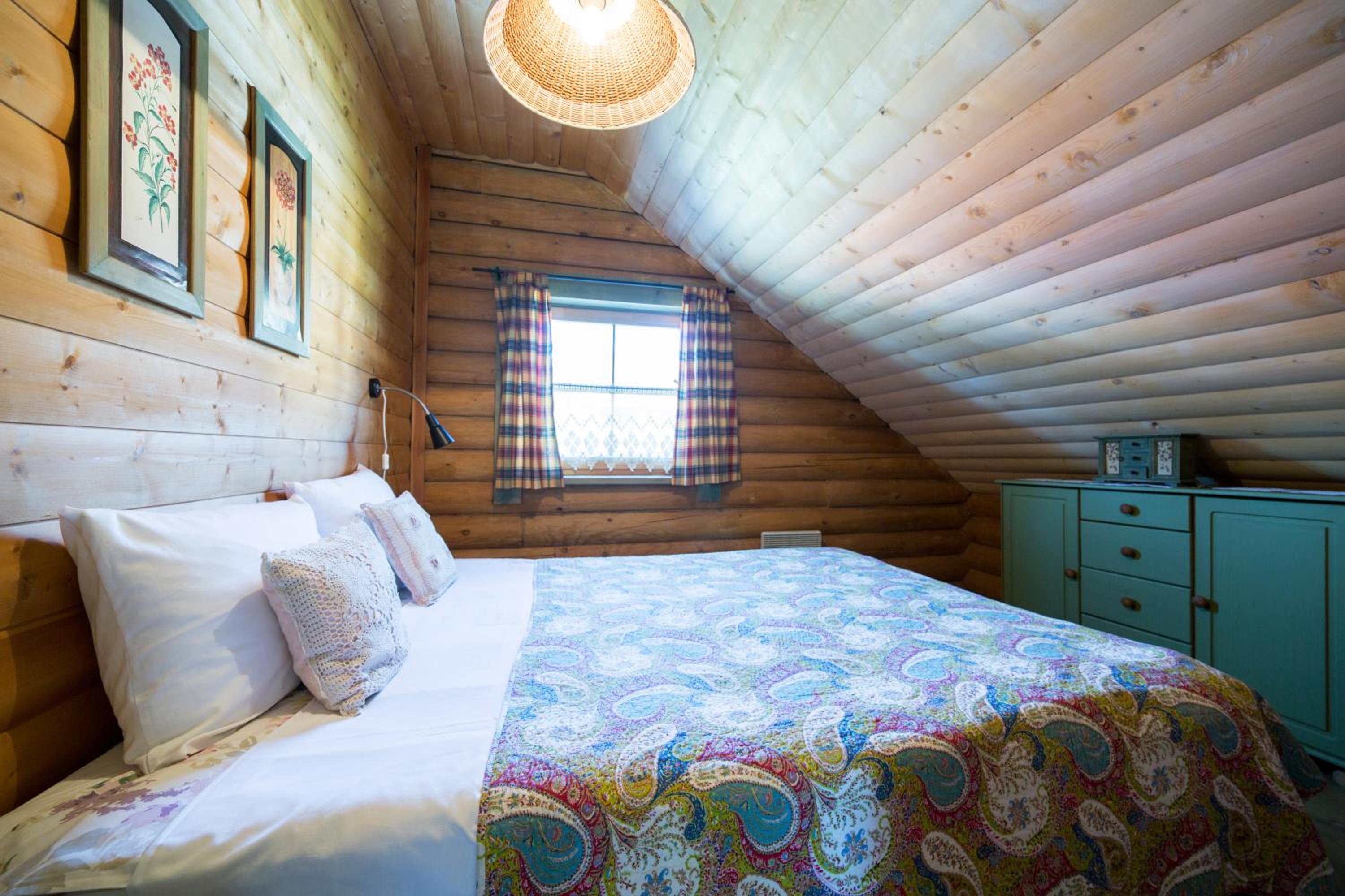 Three-Bedroom House - Photo 38