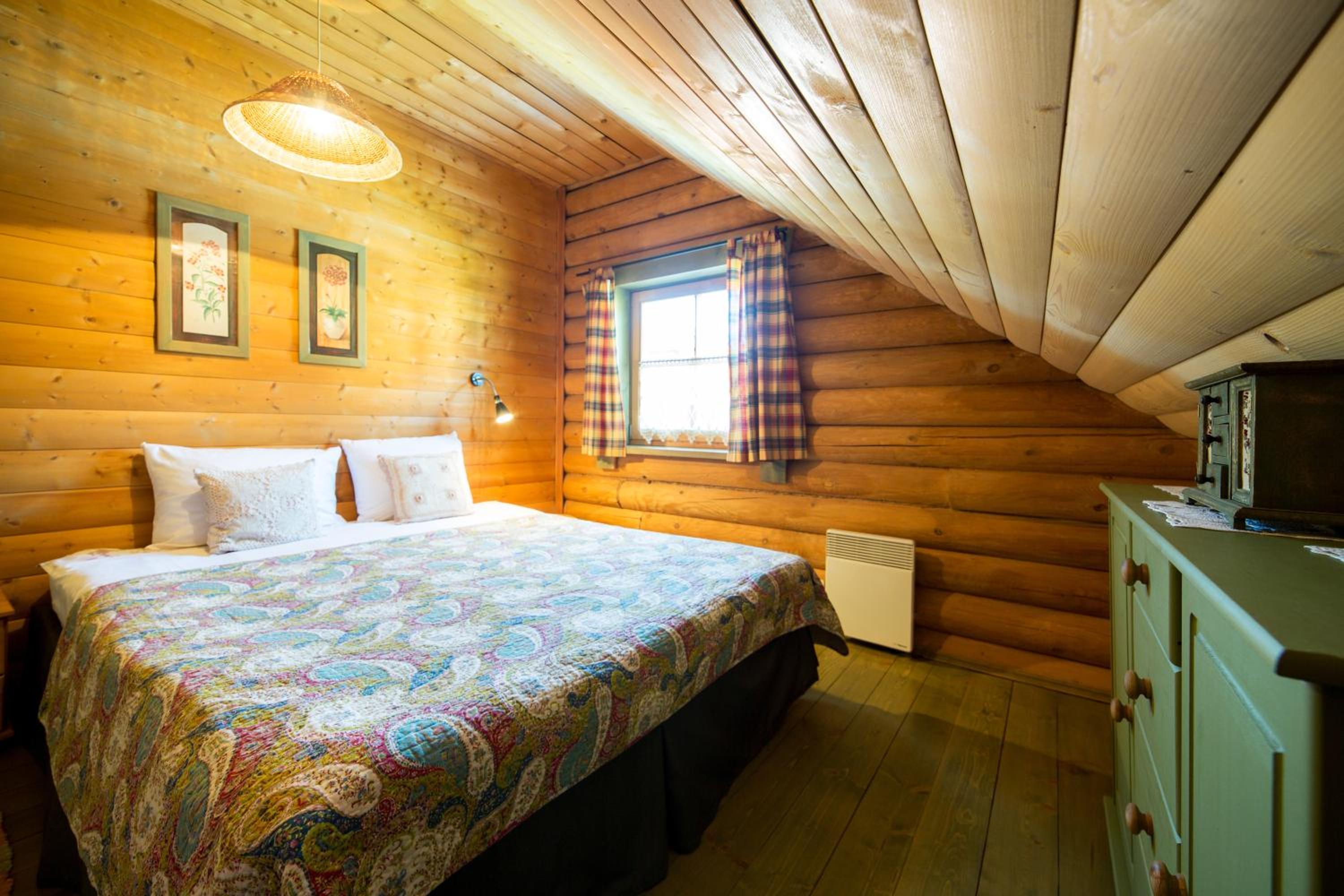 Three-Bedroom House - Photo 39