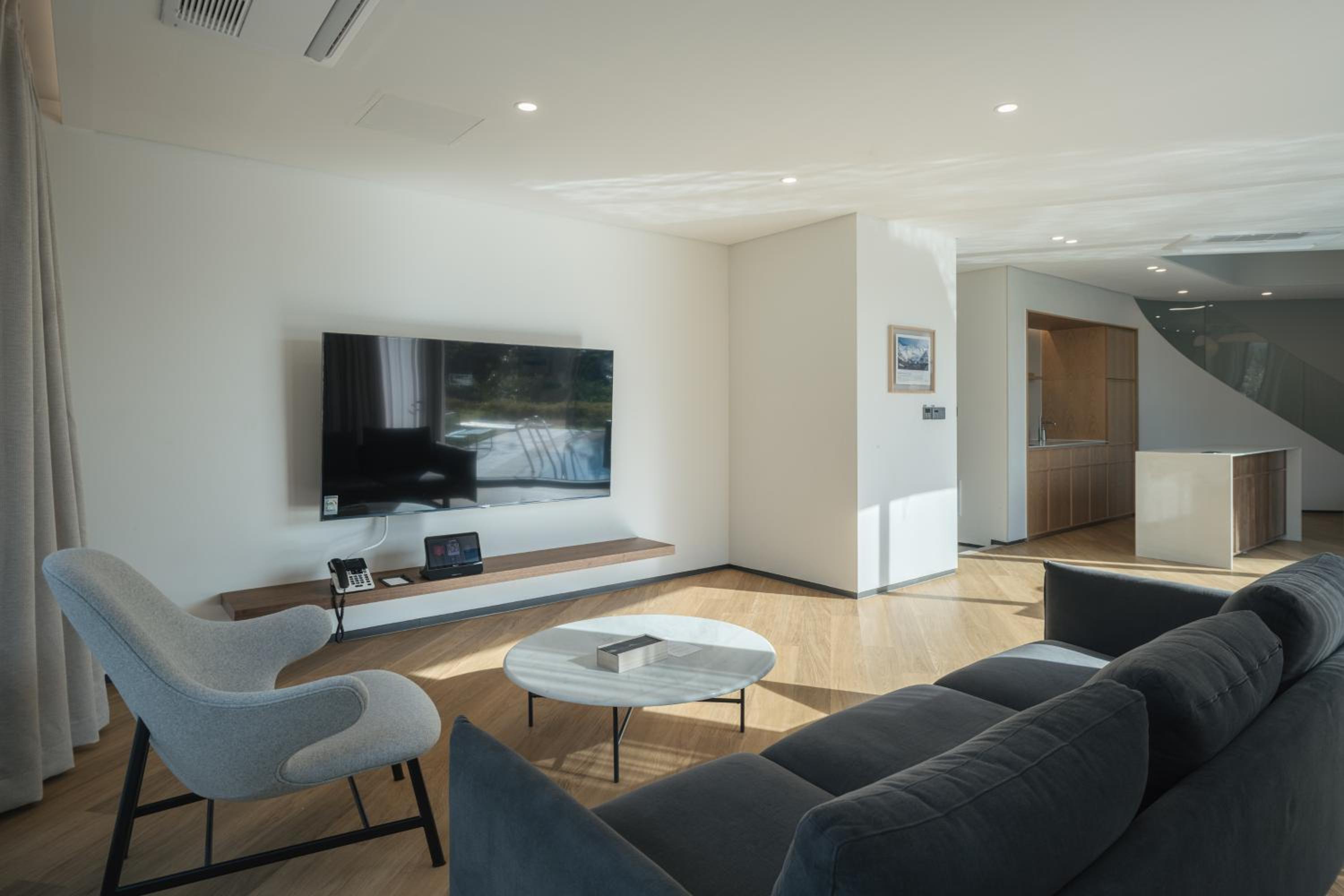 Pool Suite