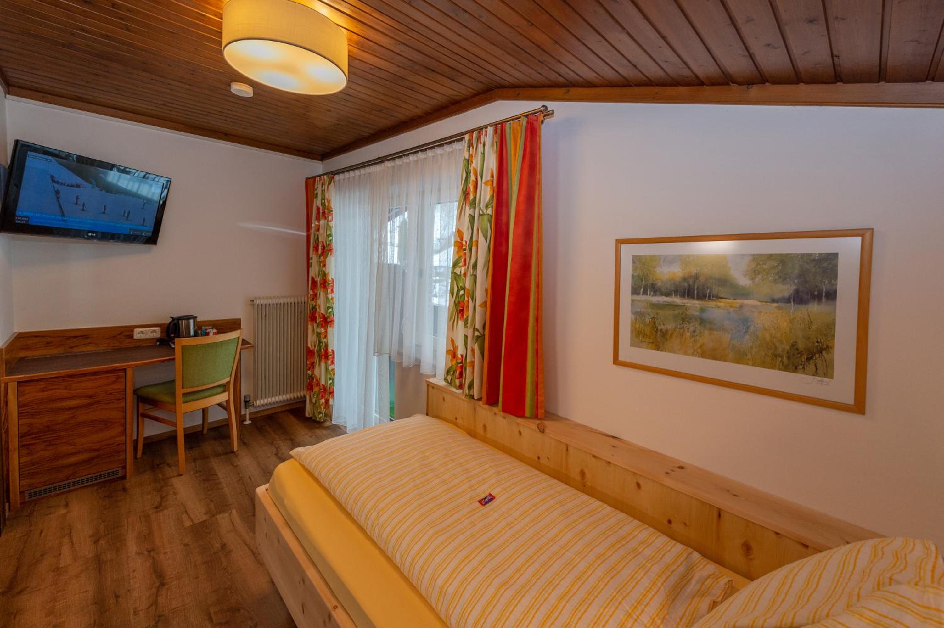 Comfort Single Room with Balcony photo 2