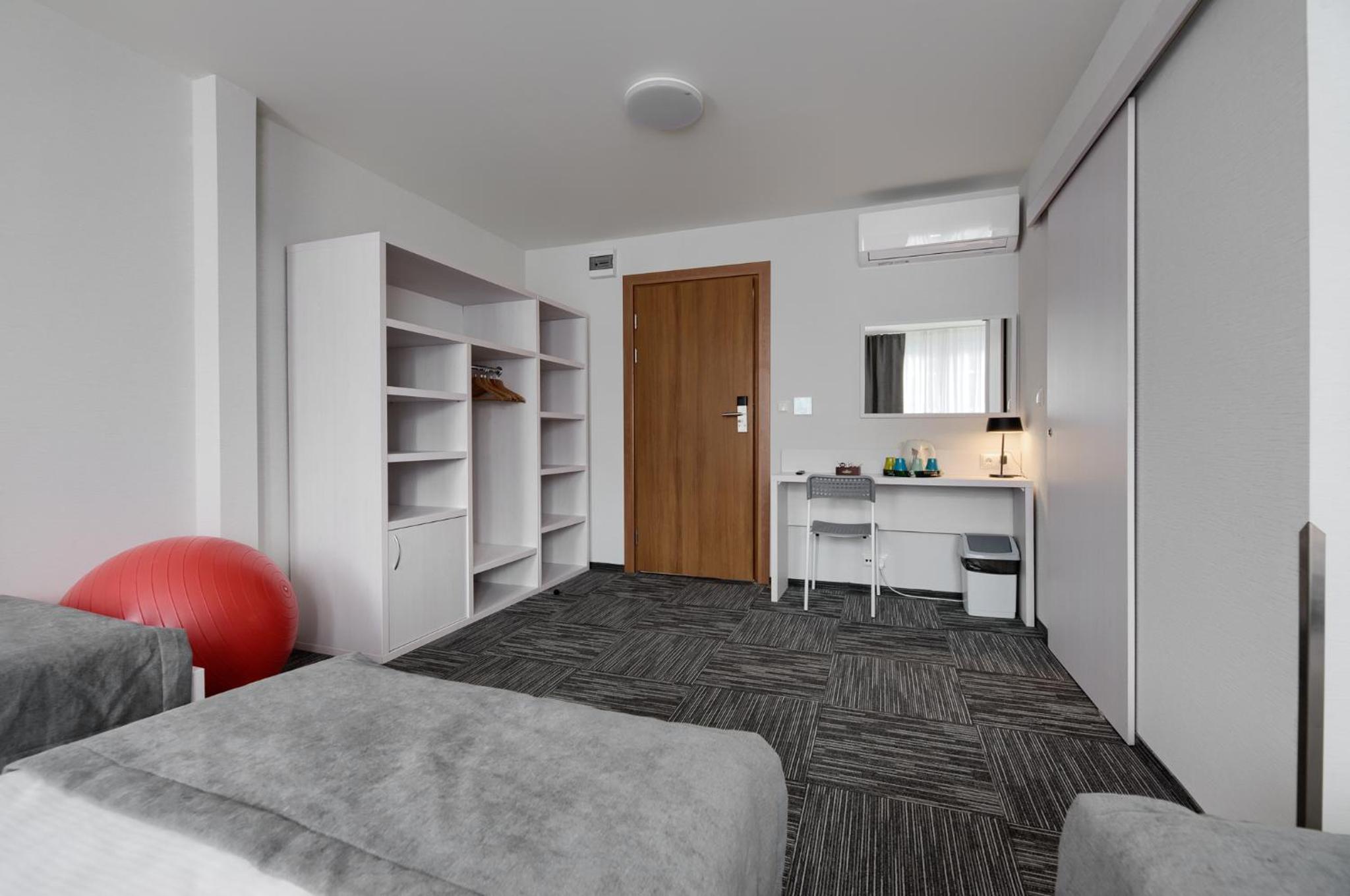 Deluxe Quadruple Room - Photo 6
