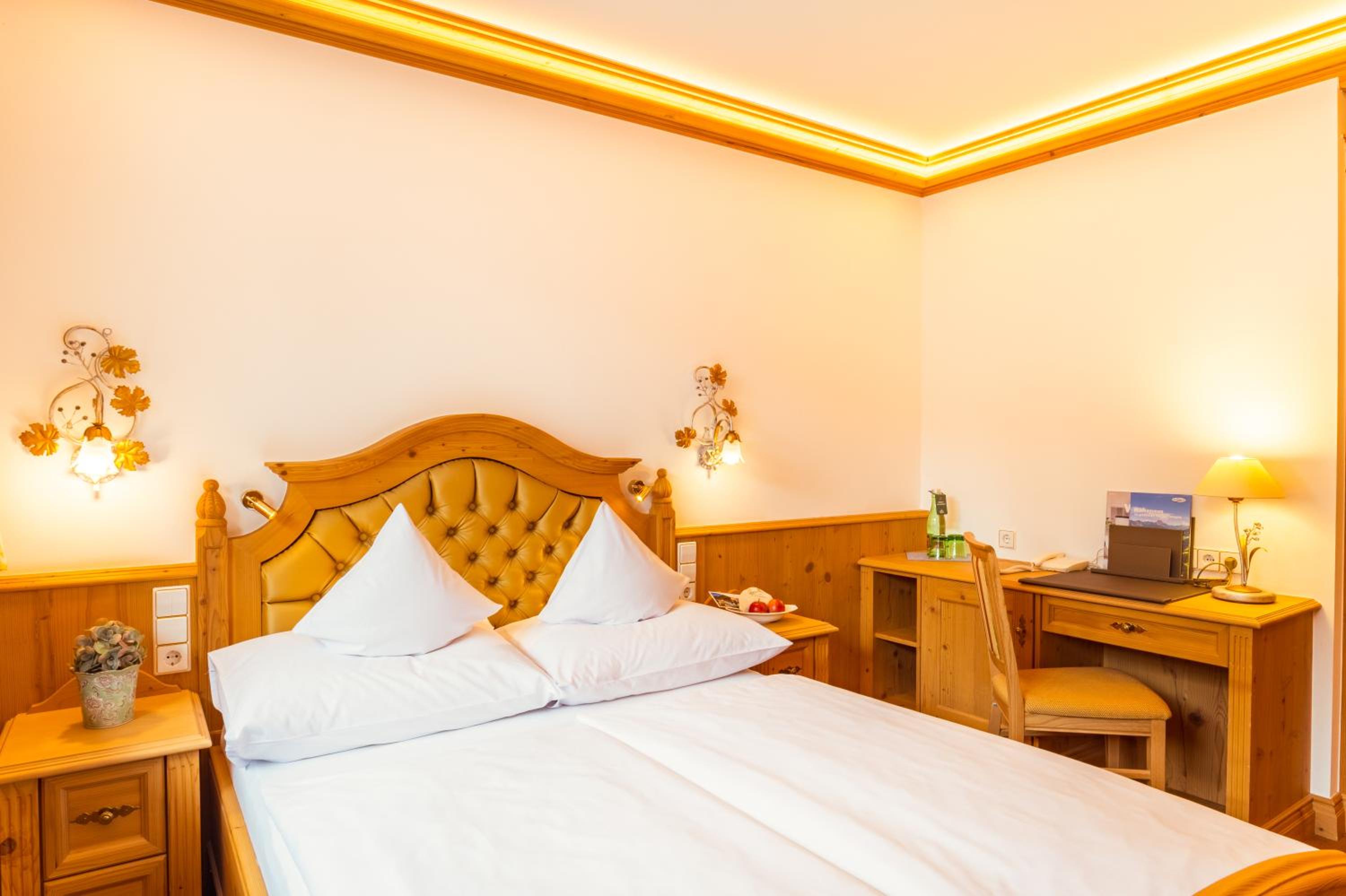 Standard Double Room - Photo 2