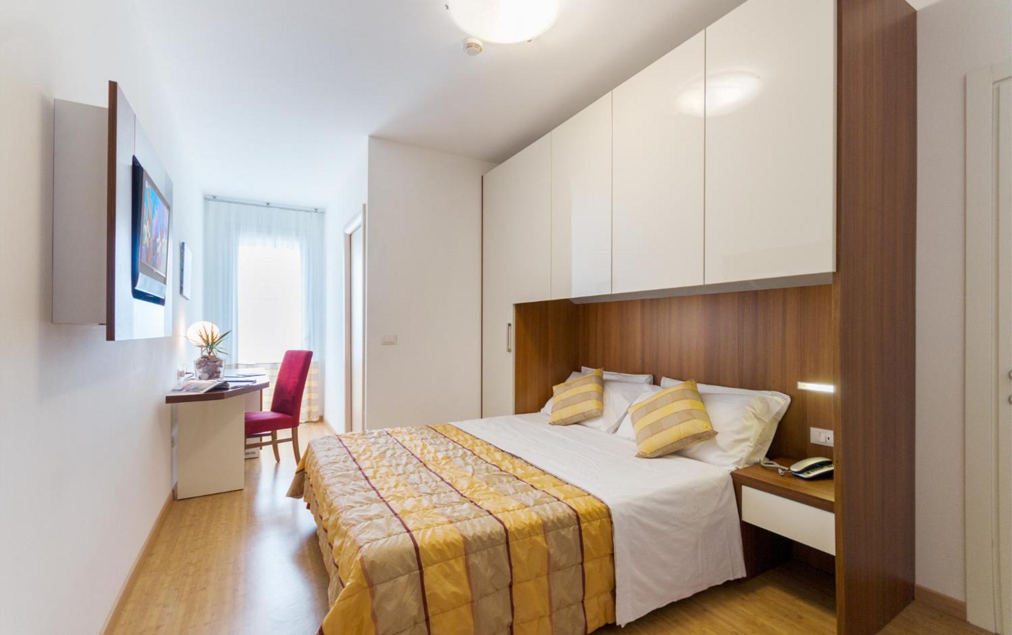 Standard Double Room - Photo 1