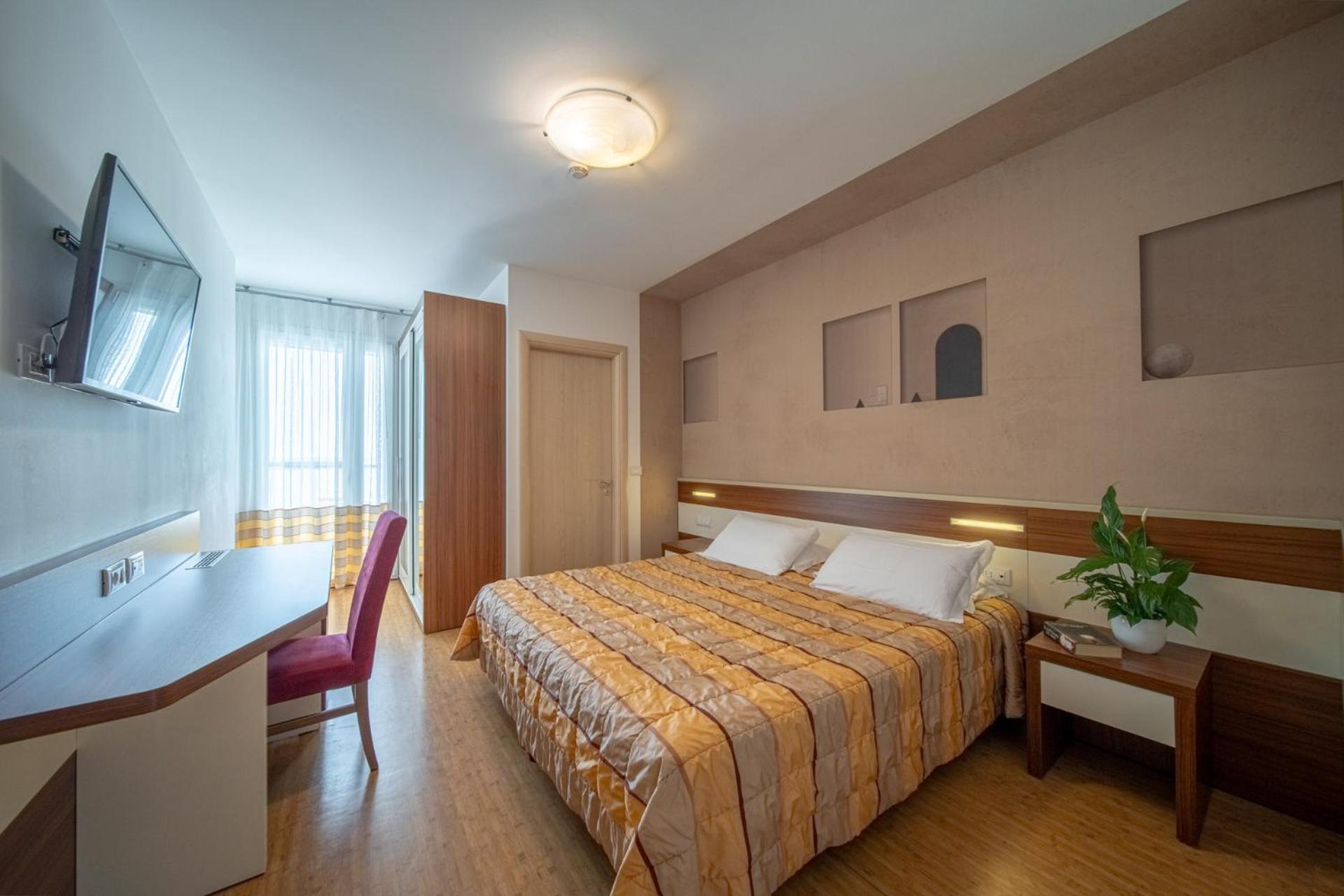 Deluxe Double or Twin Room - Photo 1