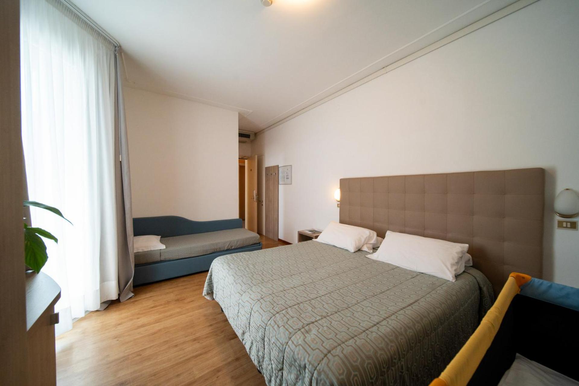 Superior Quadruple Room - Photo 2