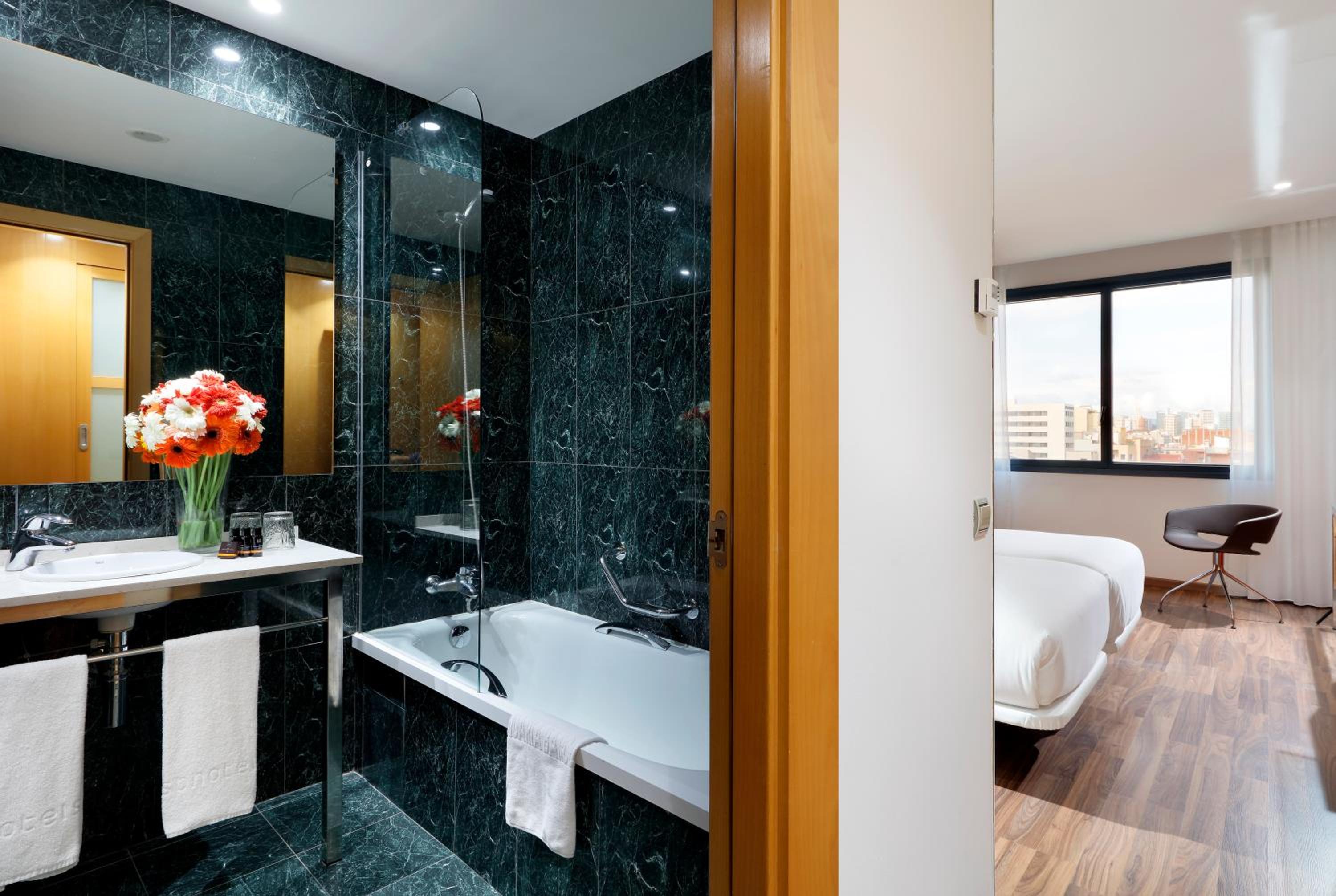 Triple Room (2 Adults + 1 Child) photo 3
