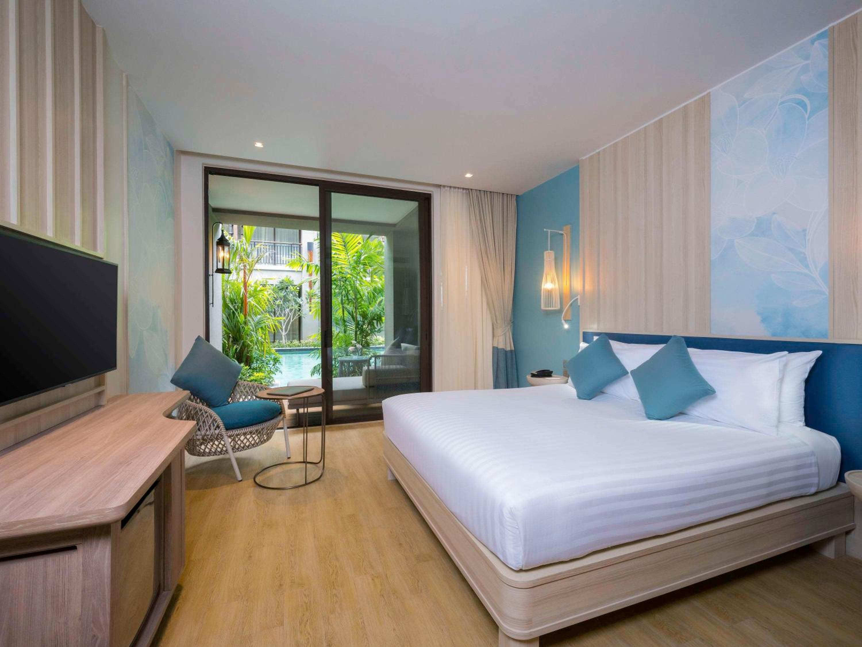 Deluxe Double Room with Pool Access - Beach Side - Photo 1