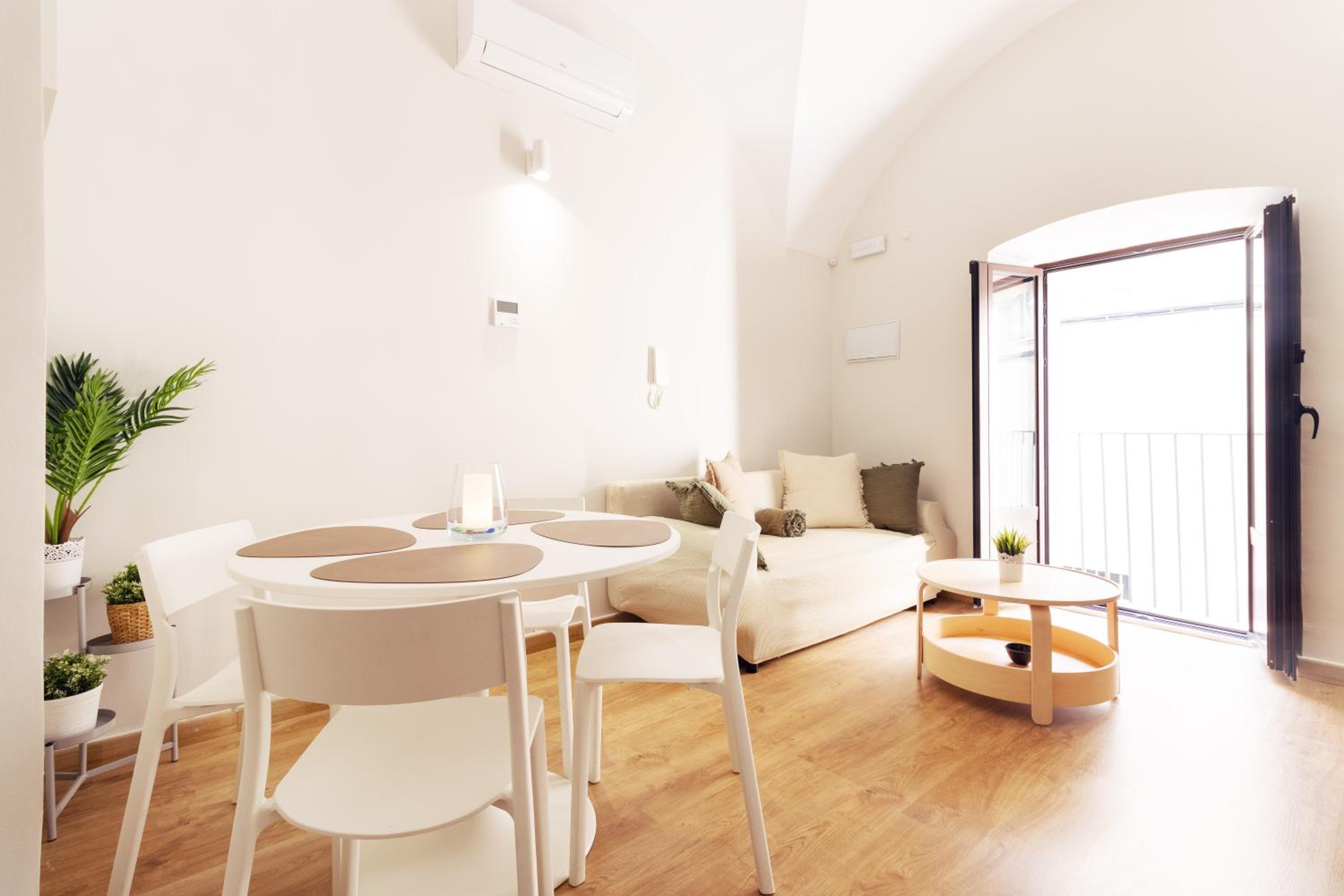 One-Bedroom Apartment - Photo 5